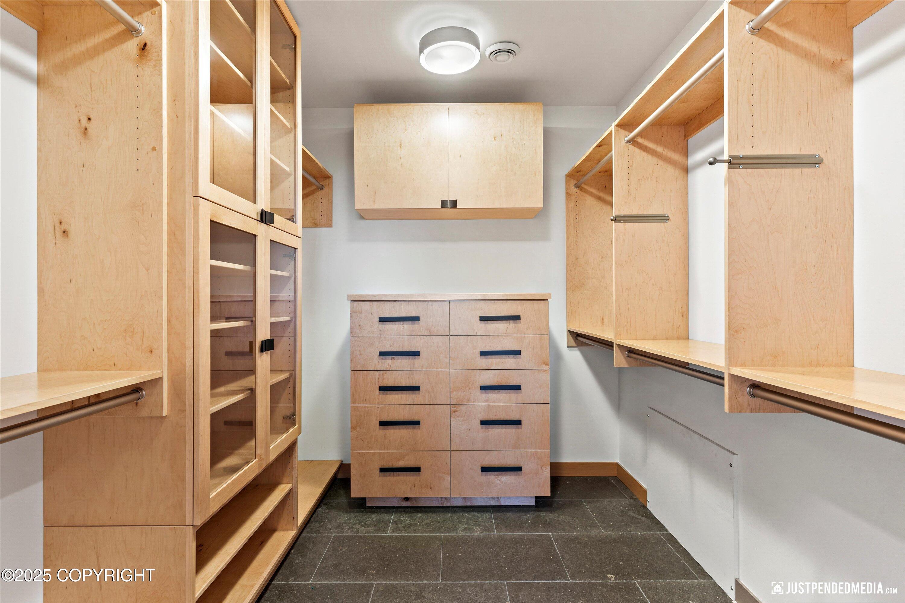 10400 Blackwolf Circle, Anchorage