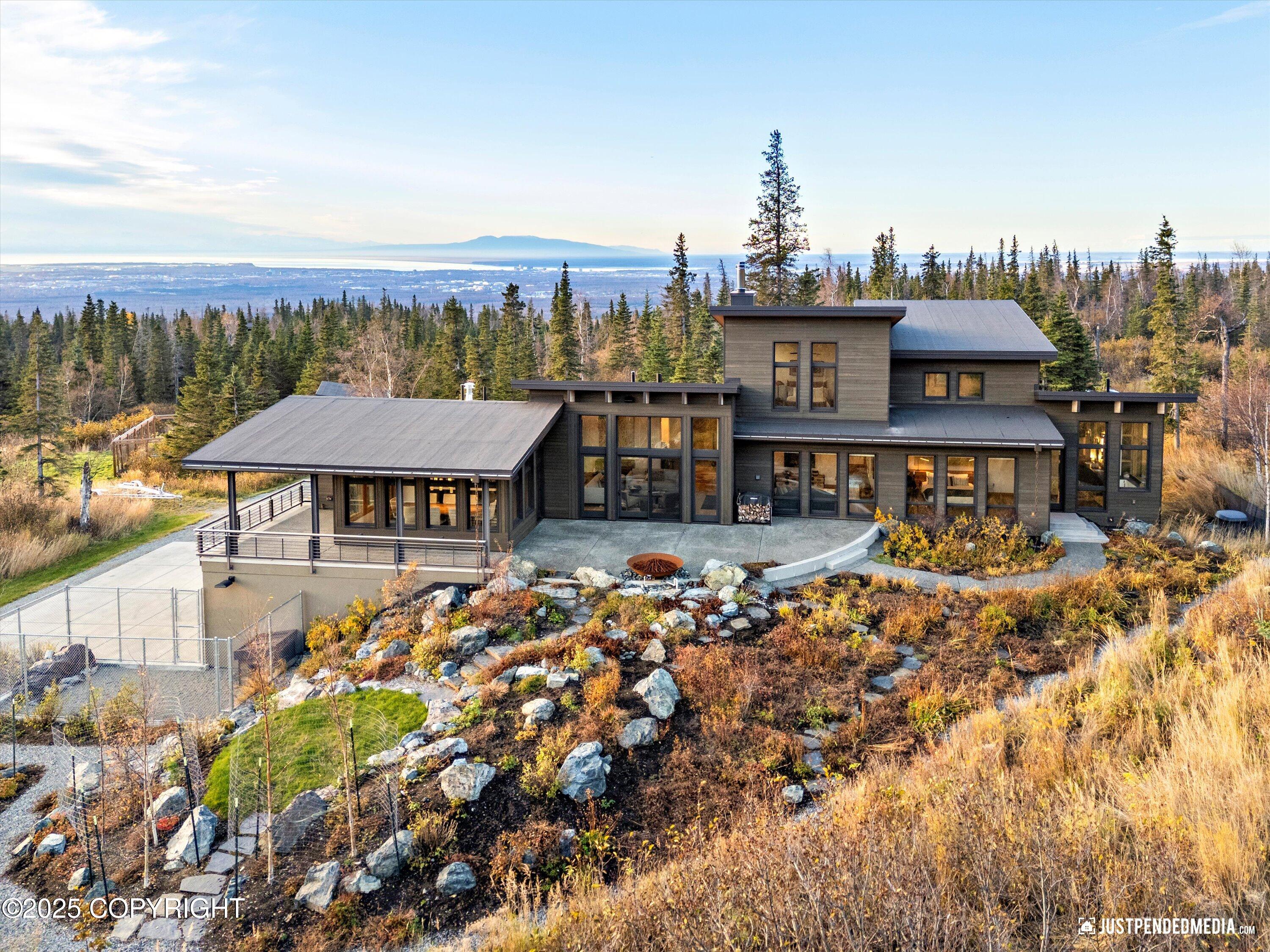 10400 Blackwolf Circle, Anchorage