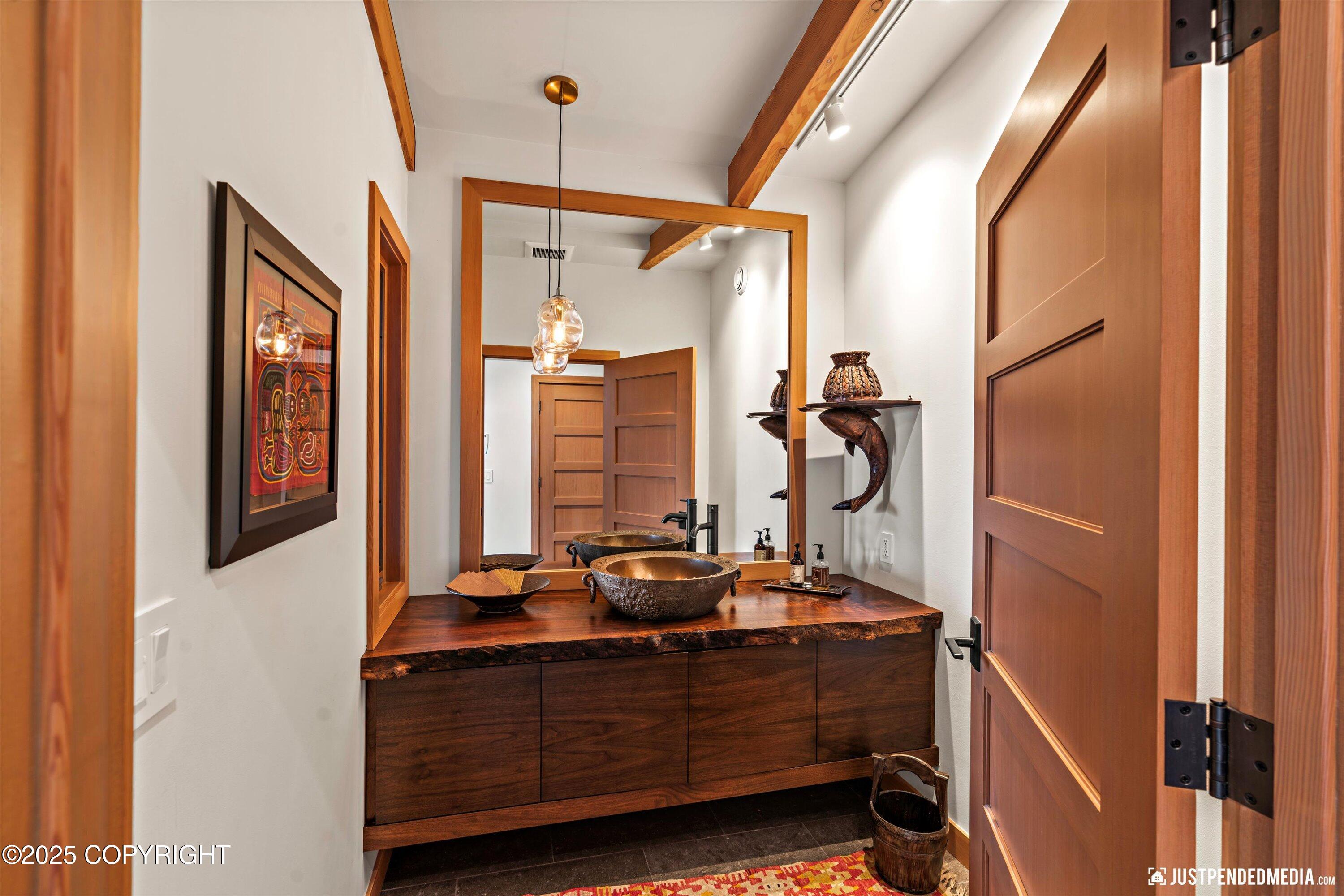 10400 Blackwolf Circle, Anchorage