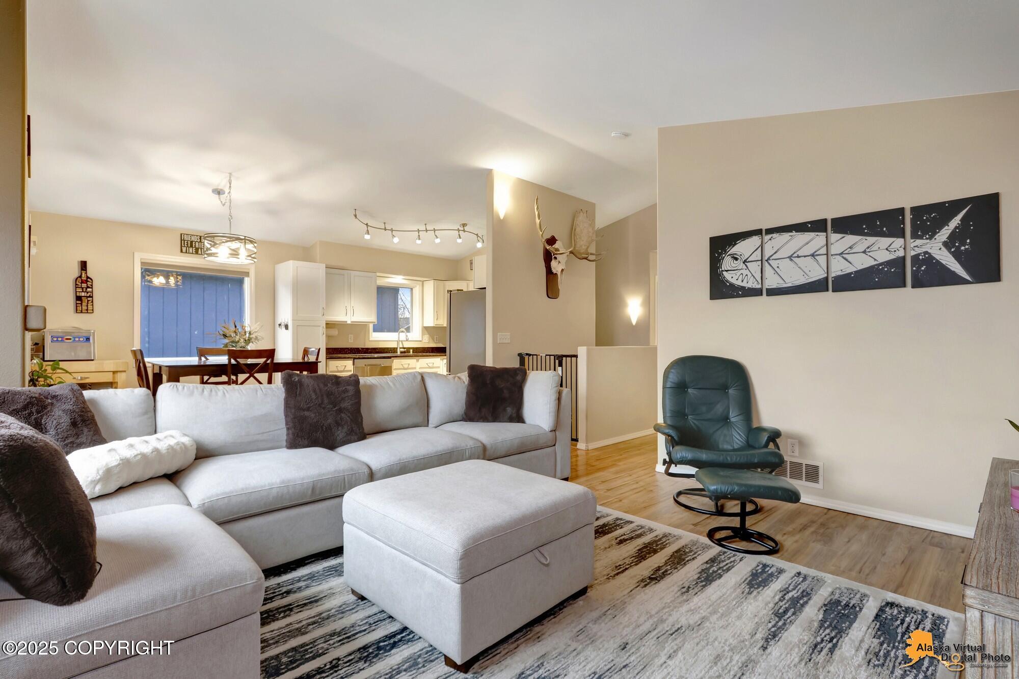 5941 Ridgelake Circle, Anchorage