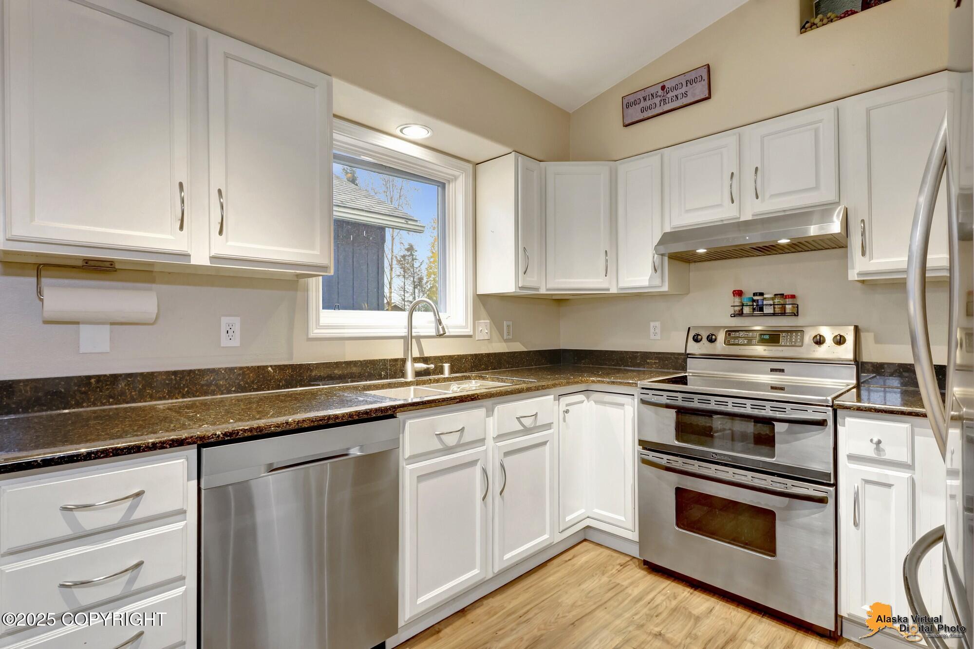 5941 Ridgelake Circle, Anchorage