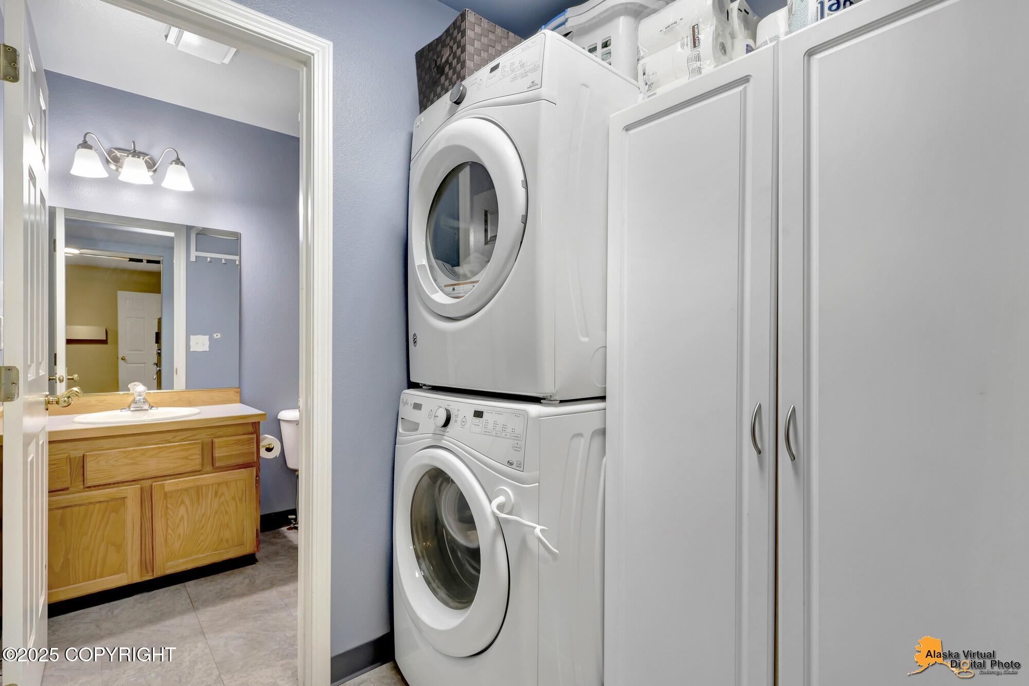 5941 Ridgelake Circle, Anchorage