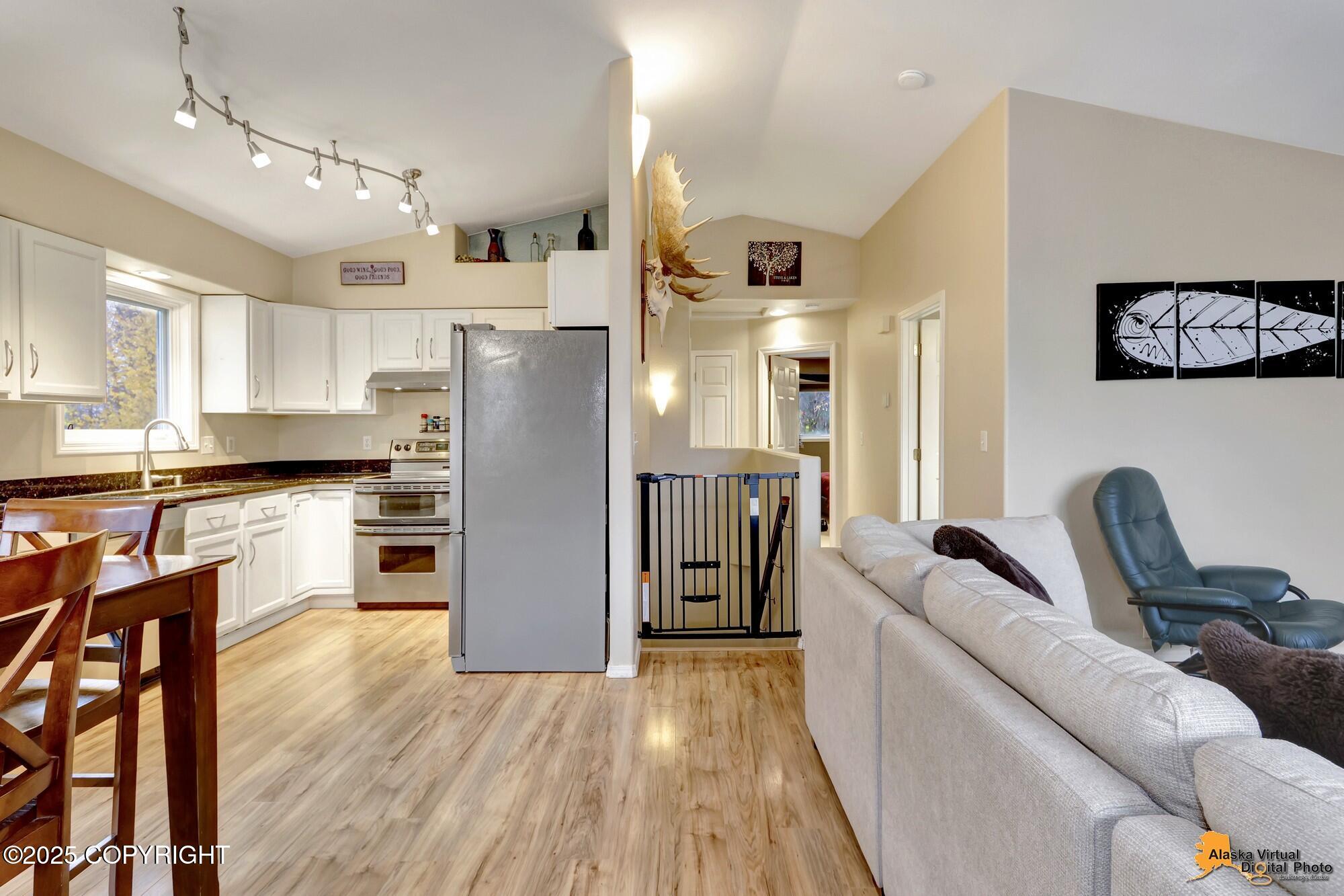 5941 Ridgelake Circle, Anchorage