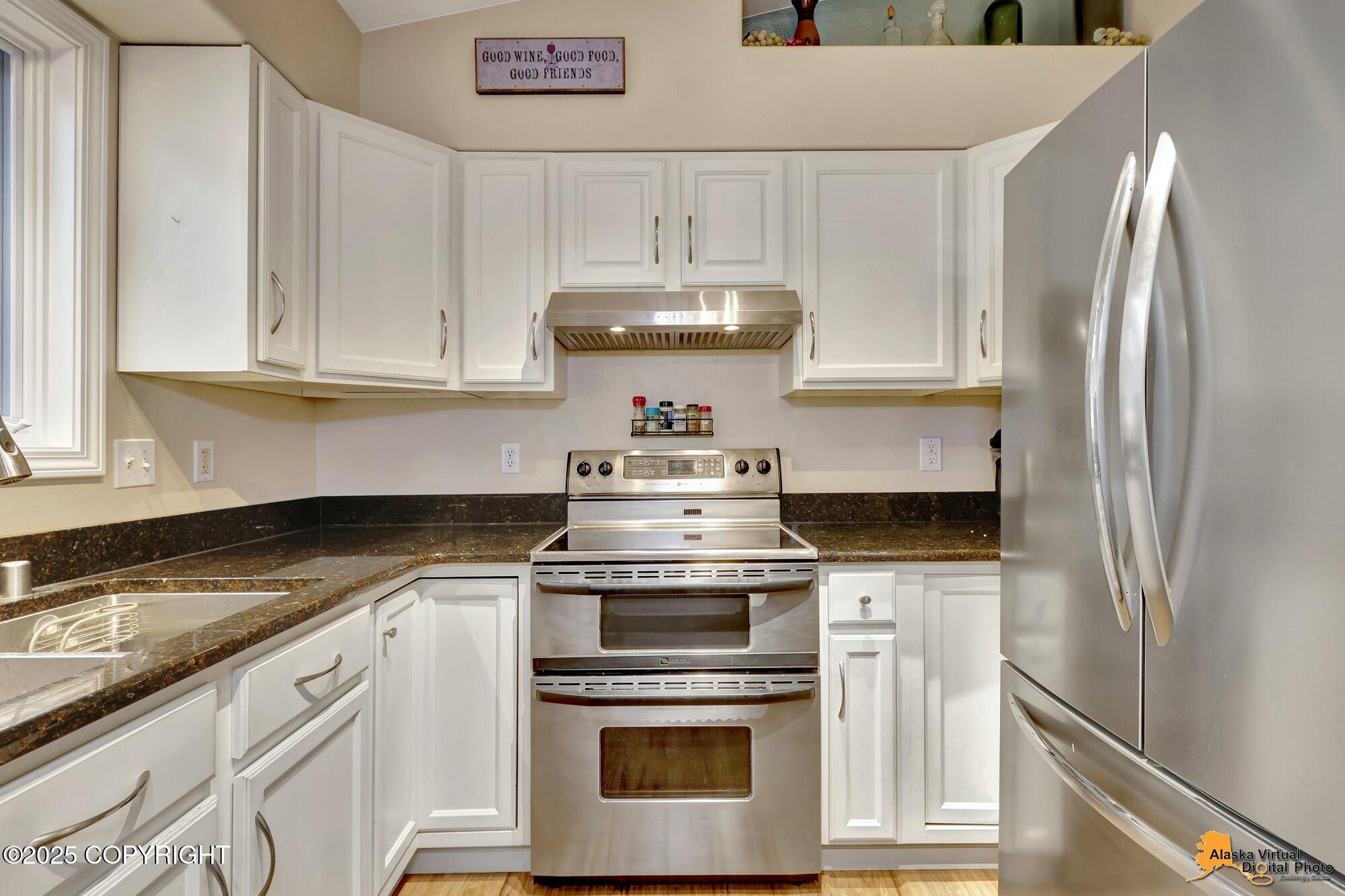 5941 Ridgelake Circle, Anchorage