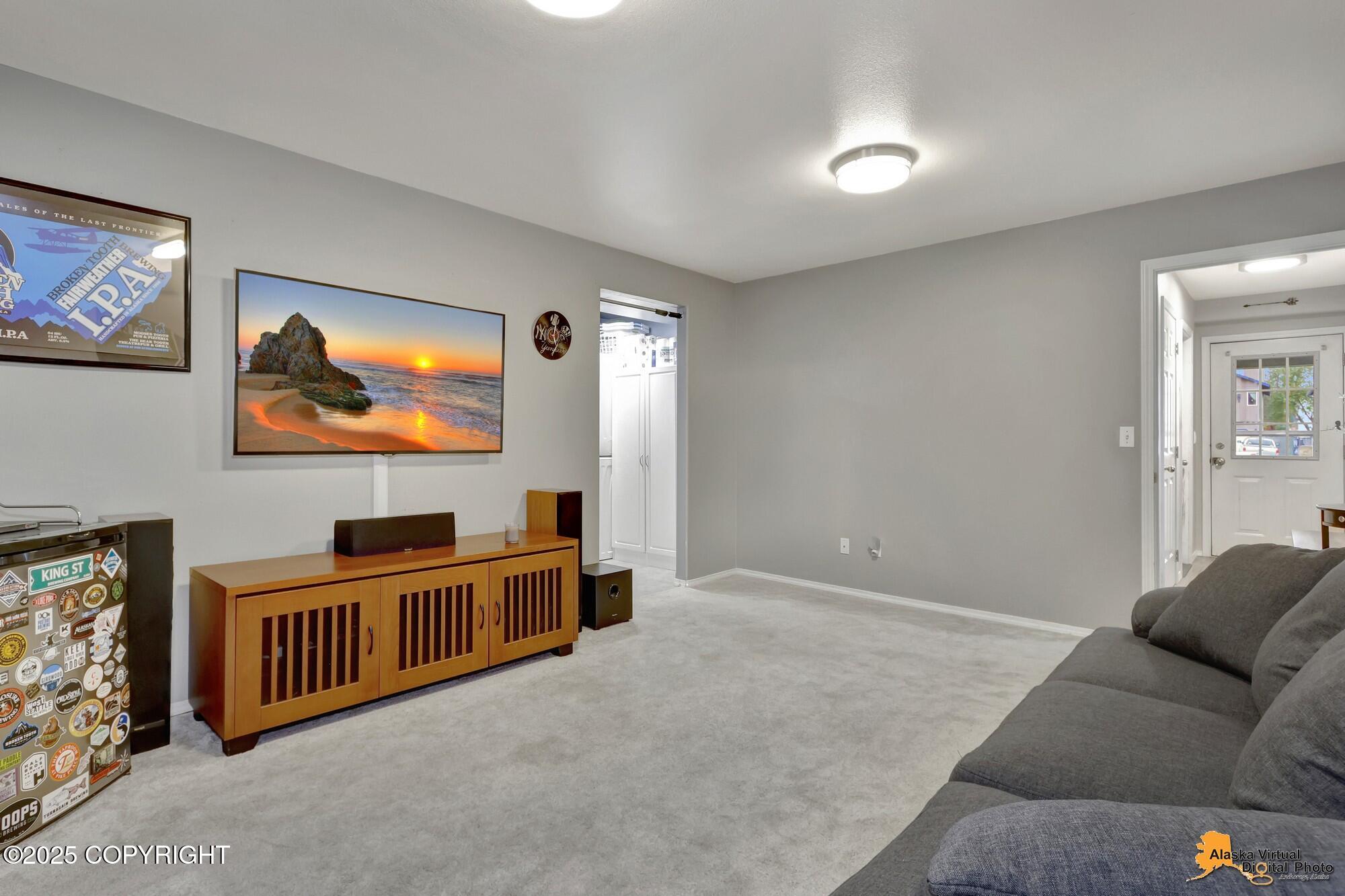 5941 Ridgelake Circle, Anchorage