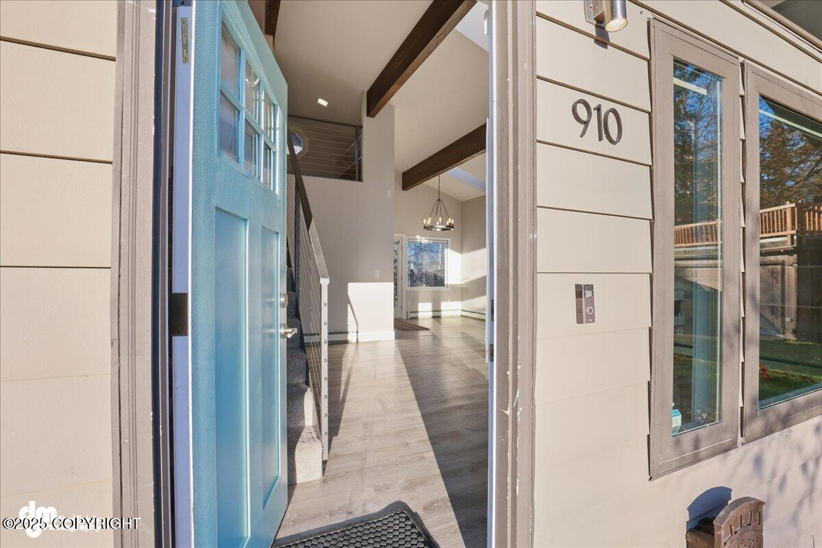 910 Bench Court, Anchorage