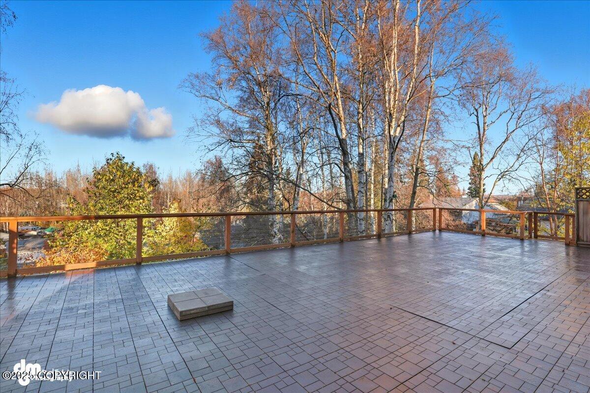 910 Bench Court, Anchorage