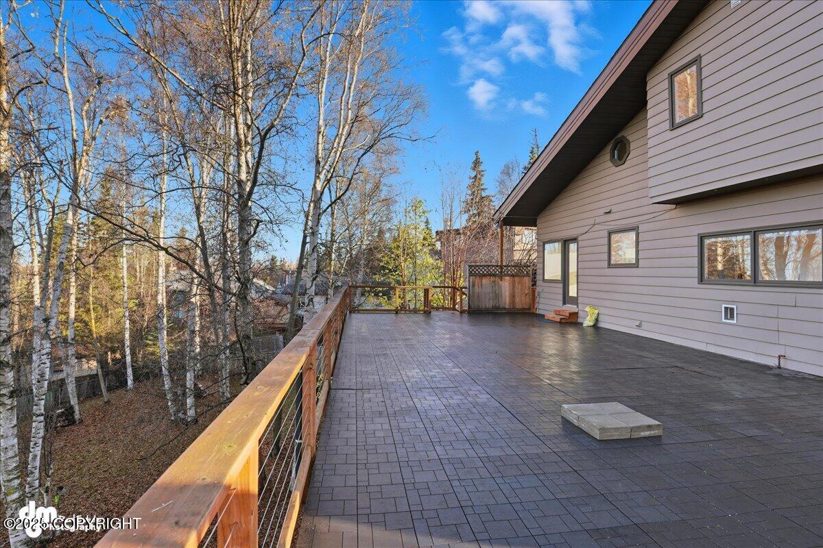 910 Bench Court, Anchorage