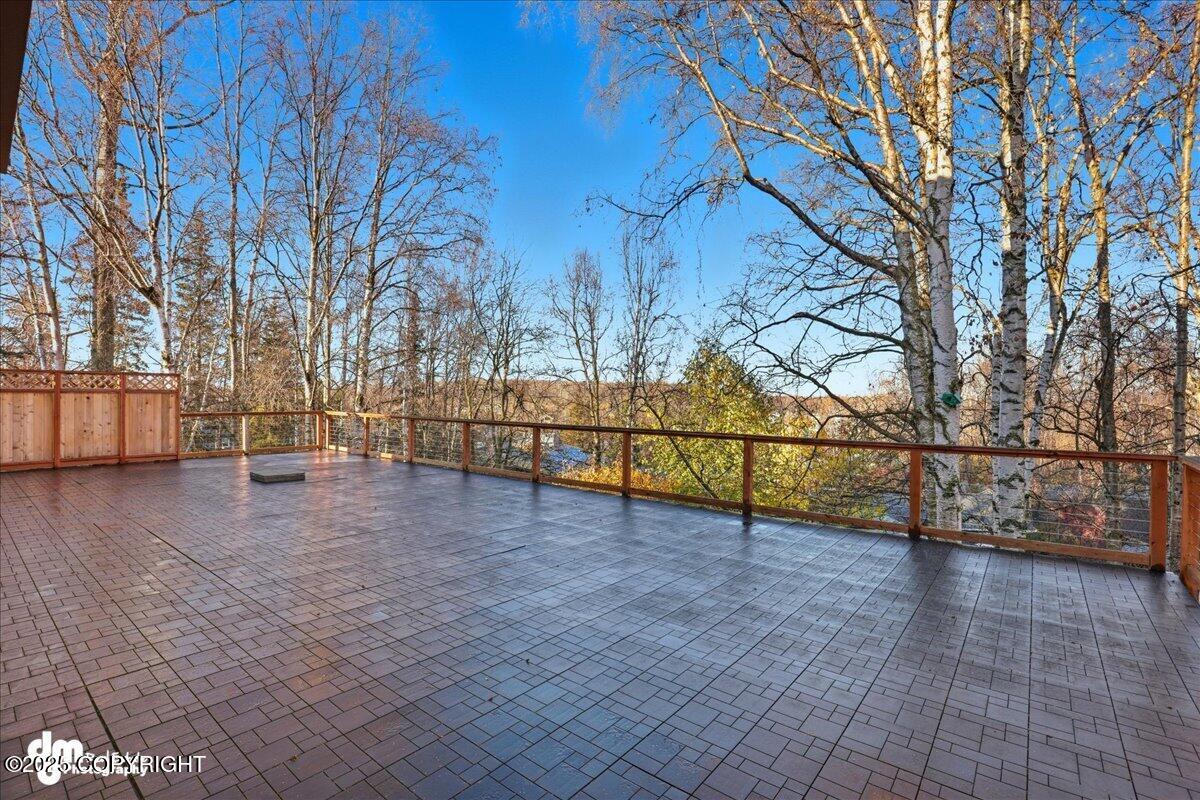 910 Bench Court, Anchorage