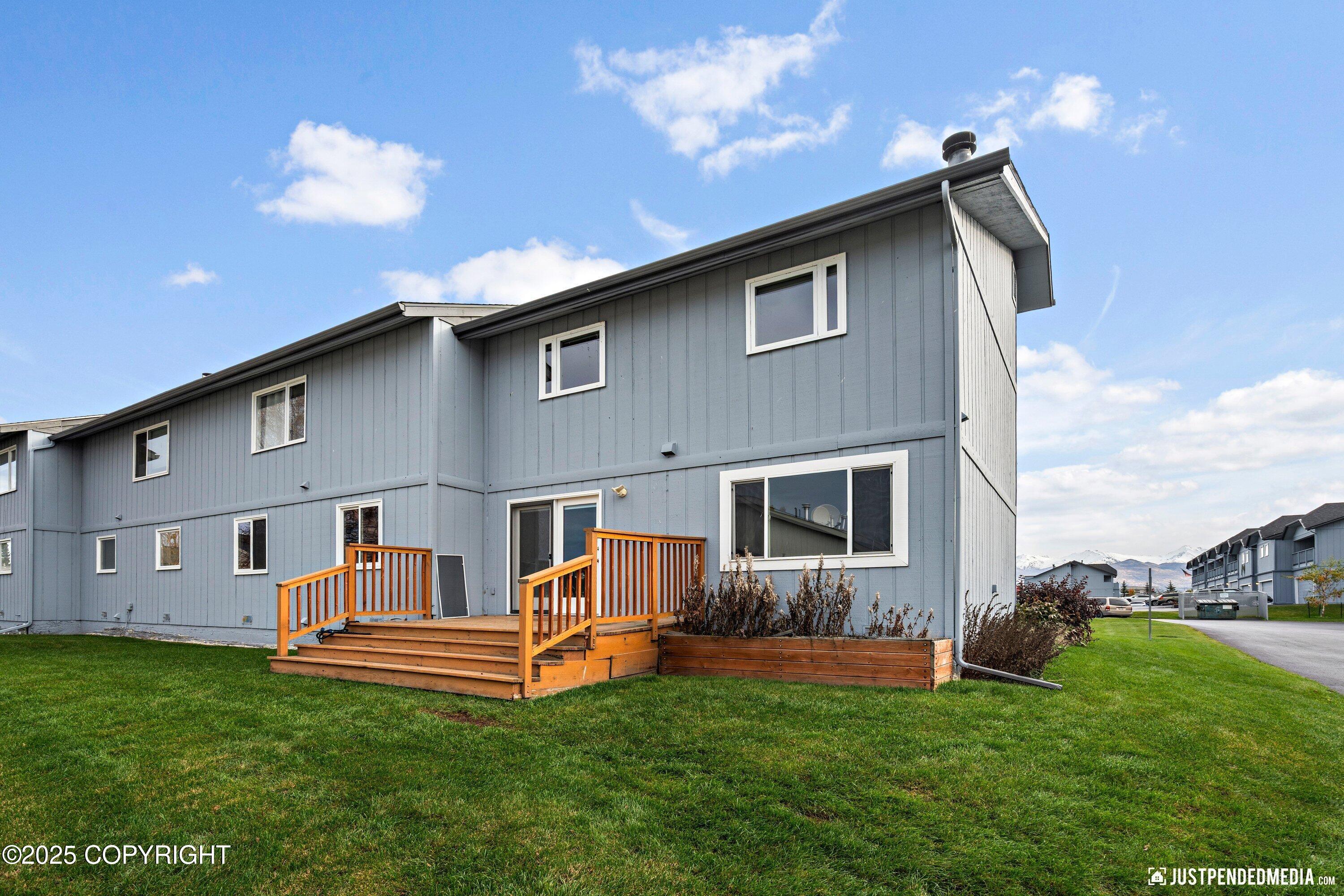 601 King Arthur Circle, Anchorage