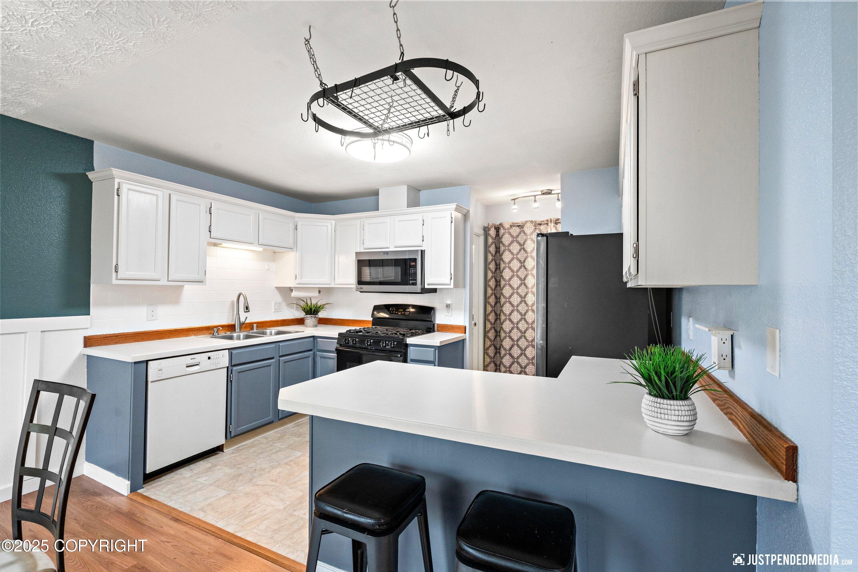 601 King Arthur Circle, Anchorage