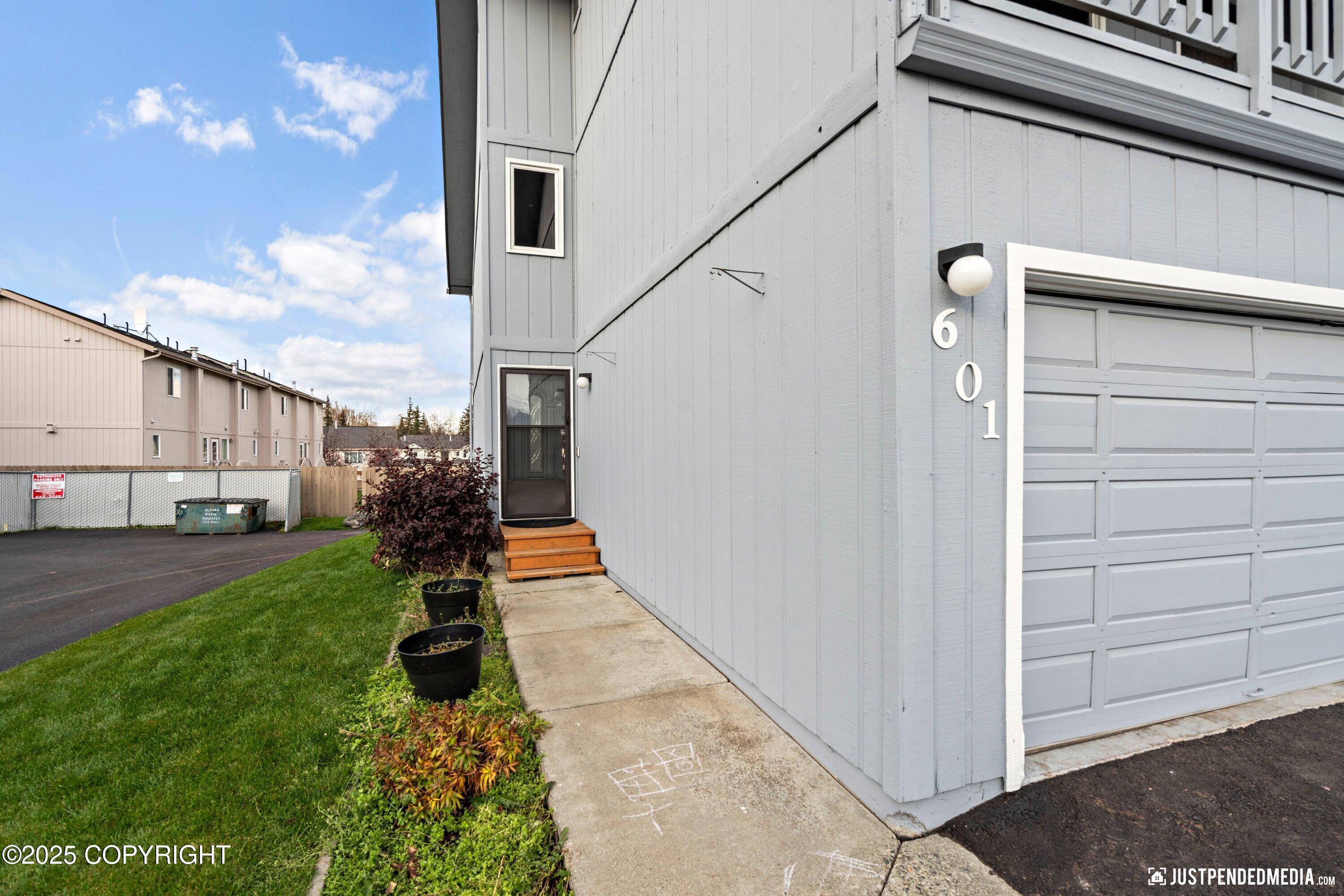 601 King Arthur Circle, Anchorage