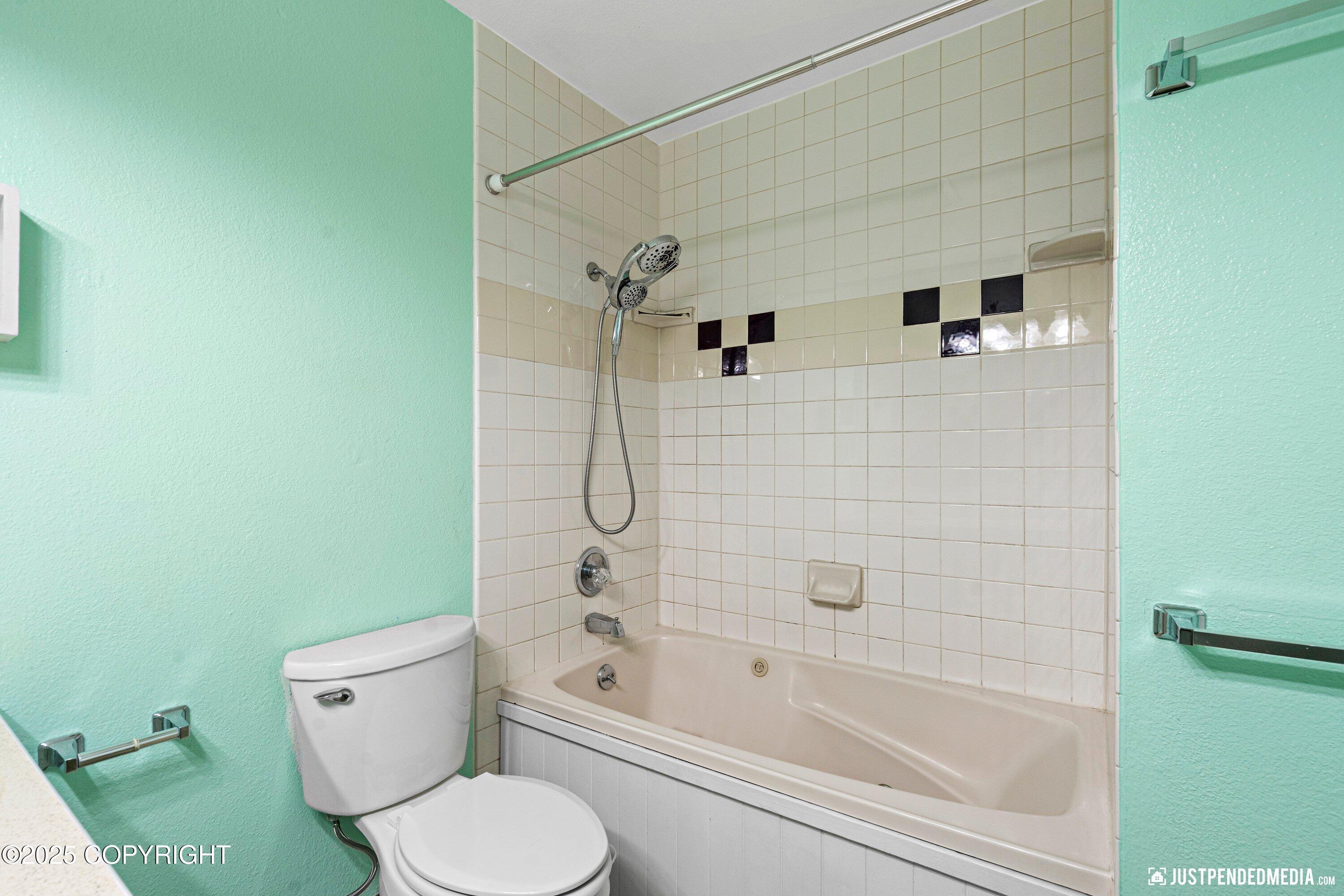 601 King Arthur Circle, Anchorage