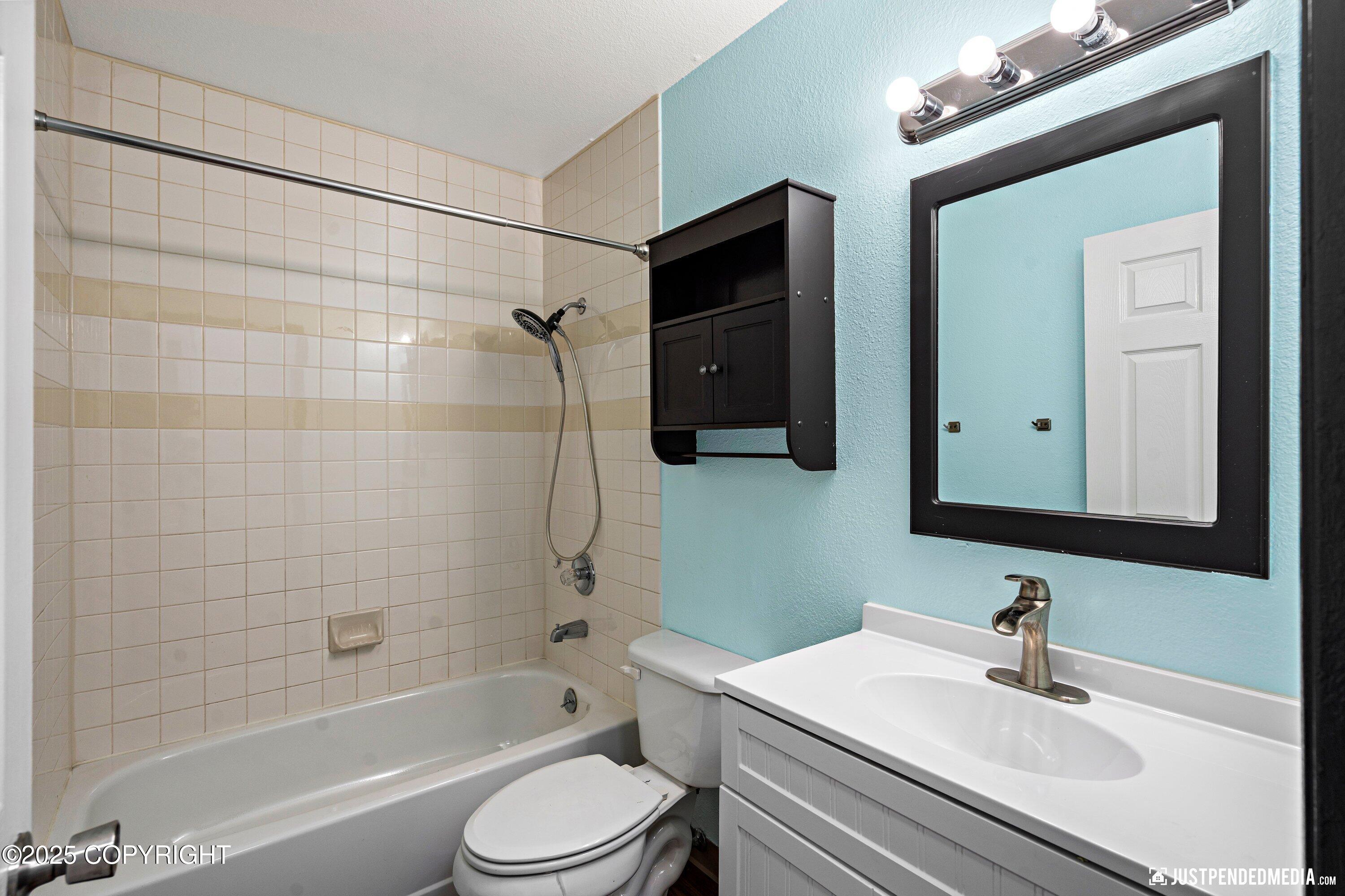 601 King Arthur Circle, Anchorage