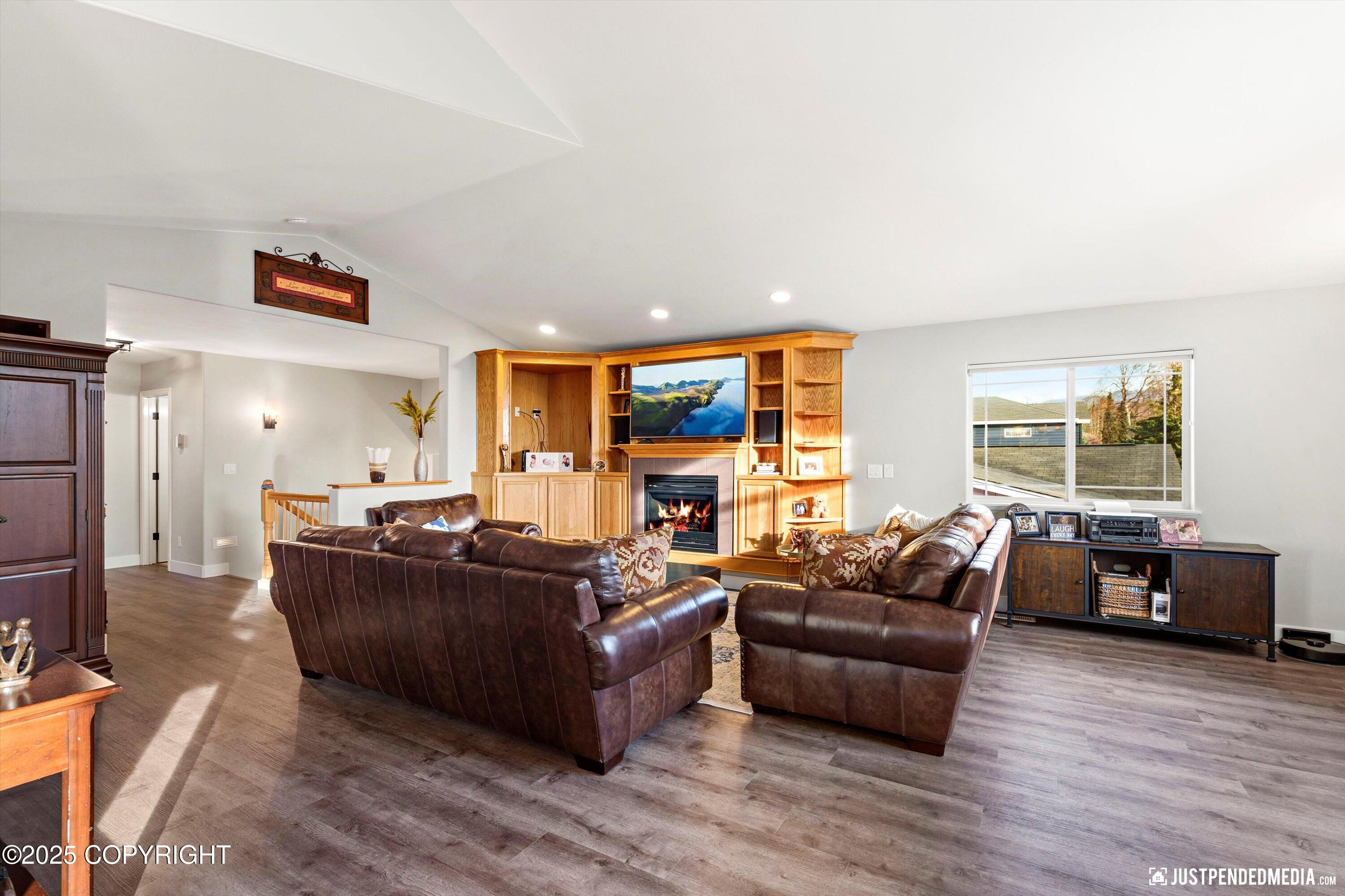 2735 Meadow Wood Circle, Anchorage