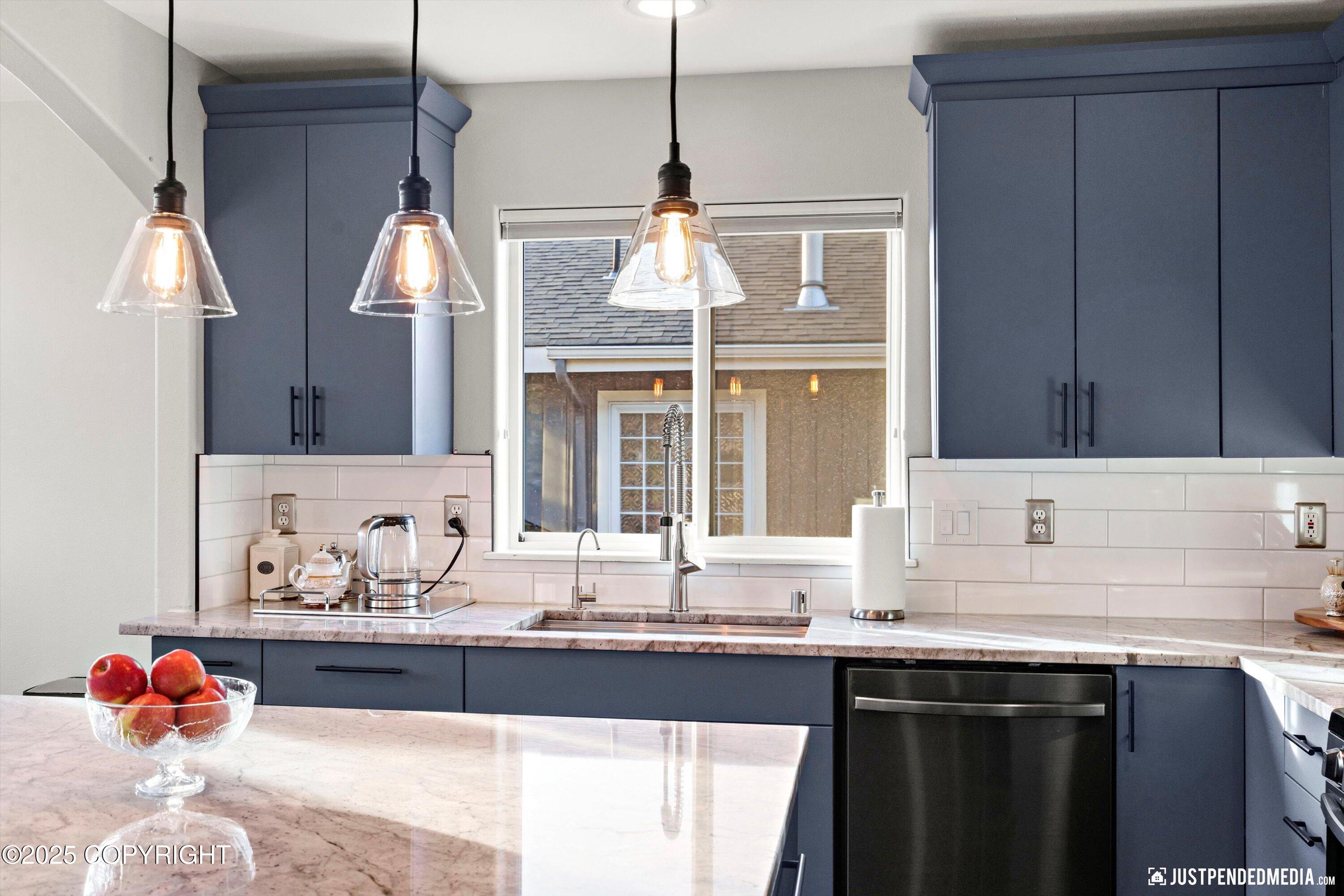 2735 Meadow Wood Circle, Anchorage