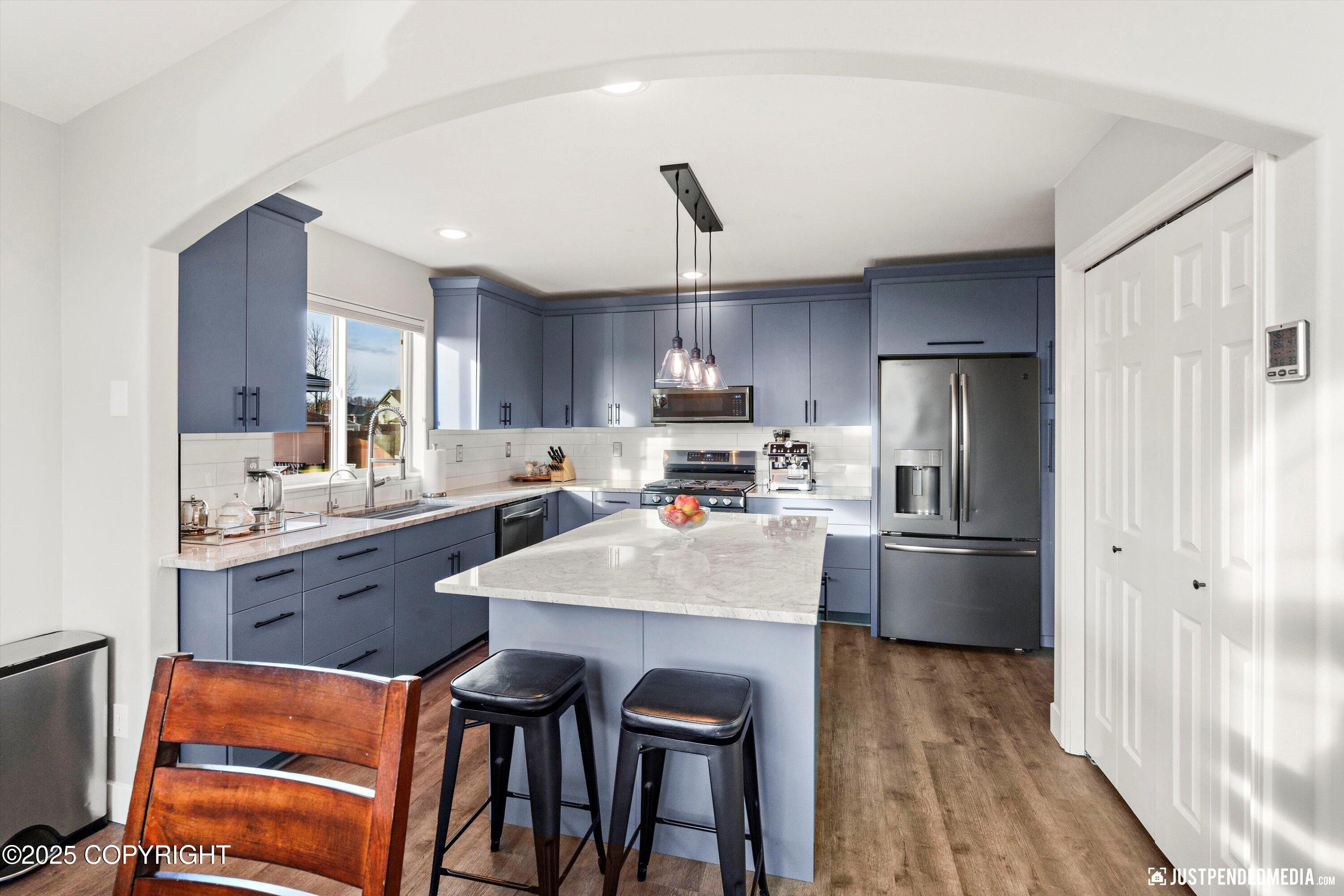 2735 Meadow Wood Circle, Anchorage