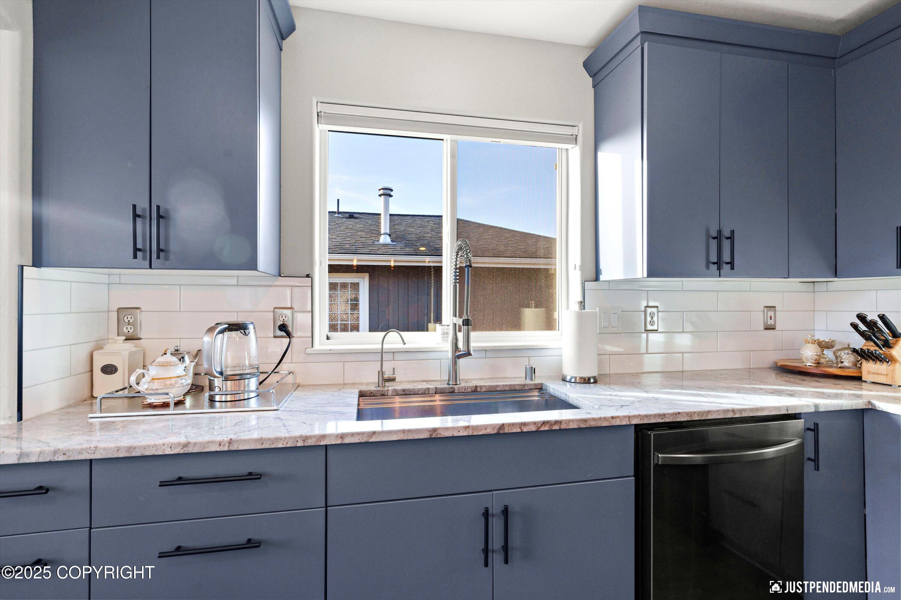 2735 Meadow Wood Circle, Anchorage