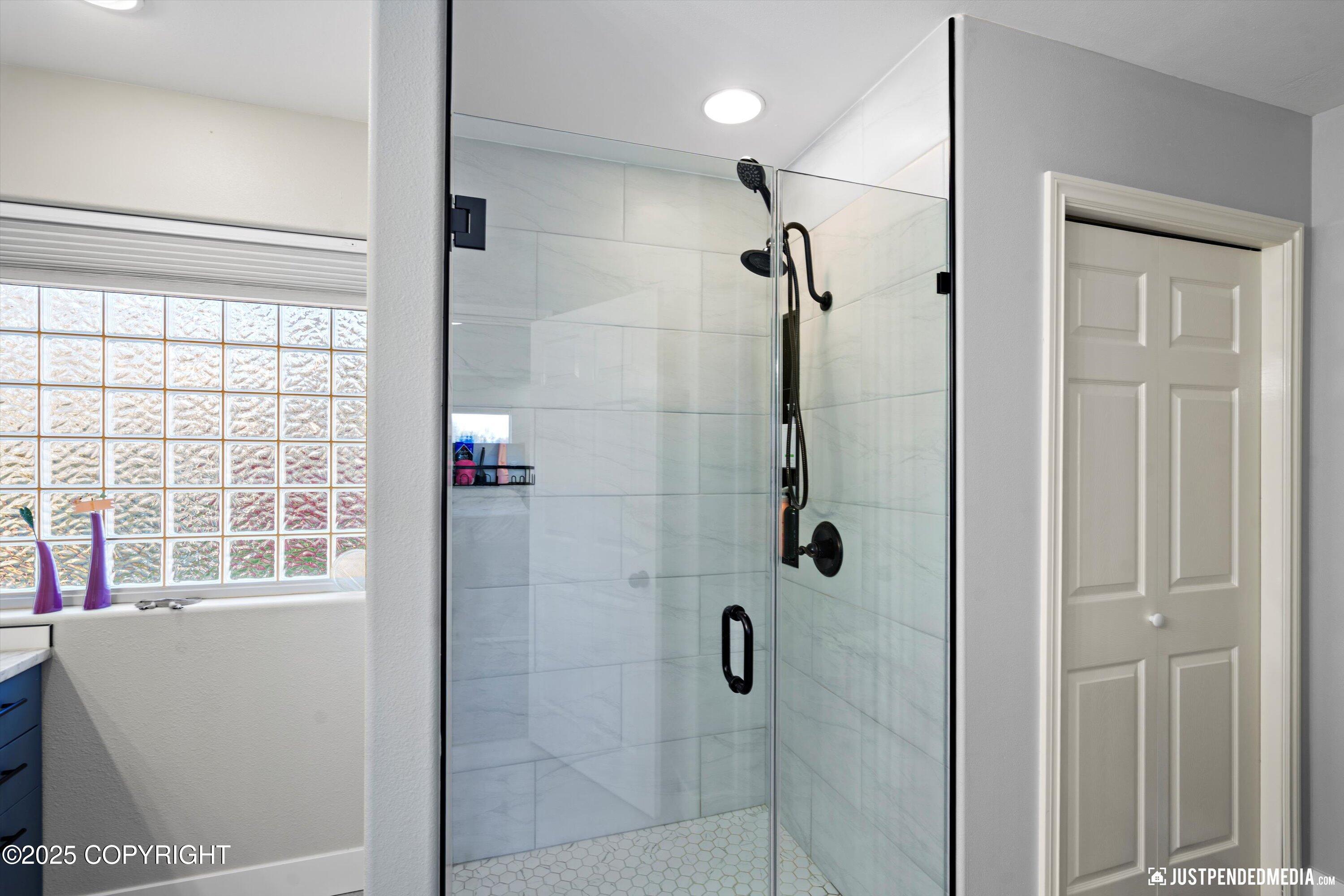 2735 Meadow Wood Circle, Anchorage