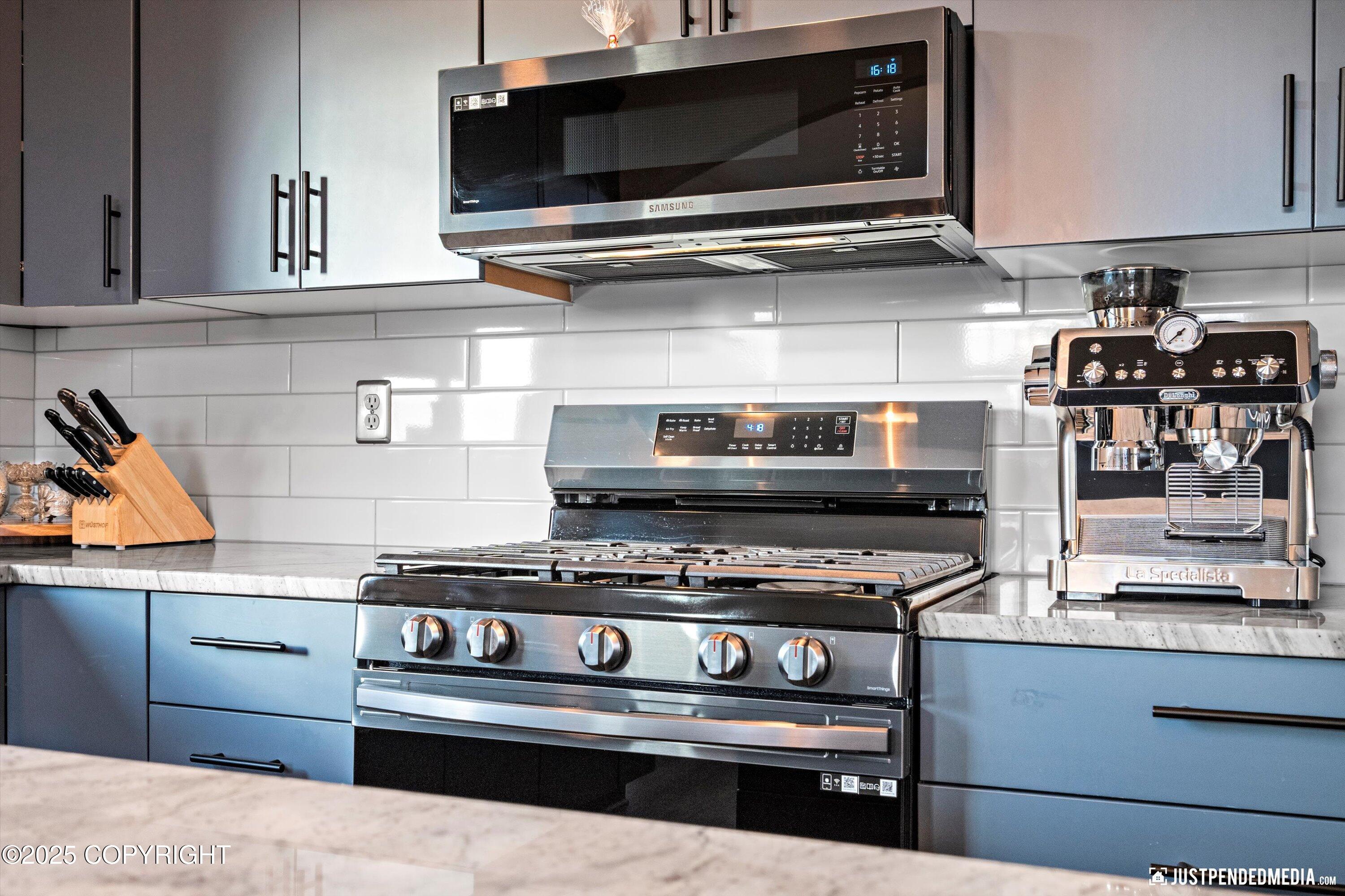 2735 Meadow Wood Circle, Anchorage