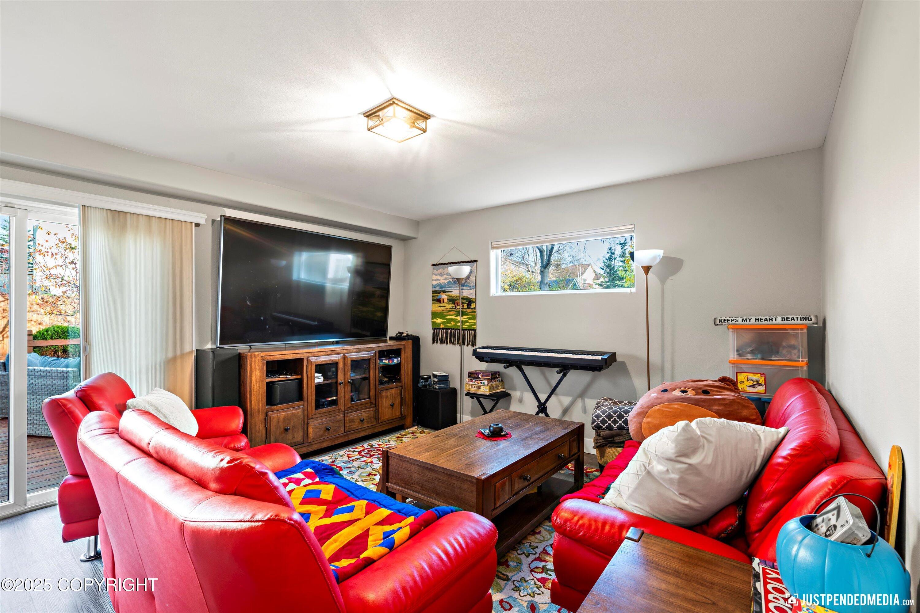 2735 Meadow Wood Circle, Anchorage