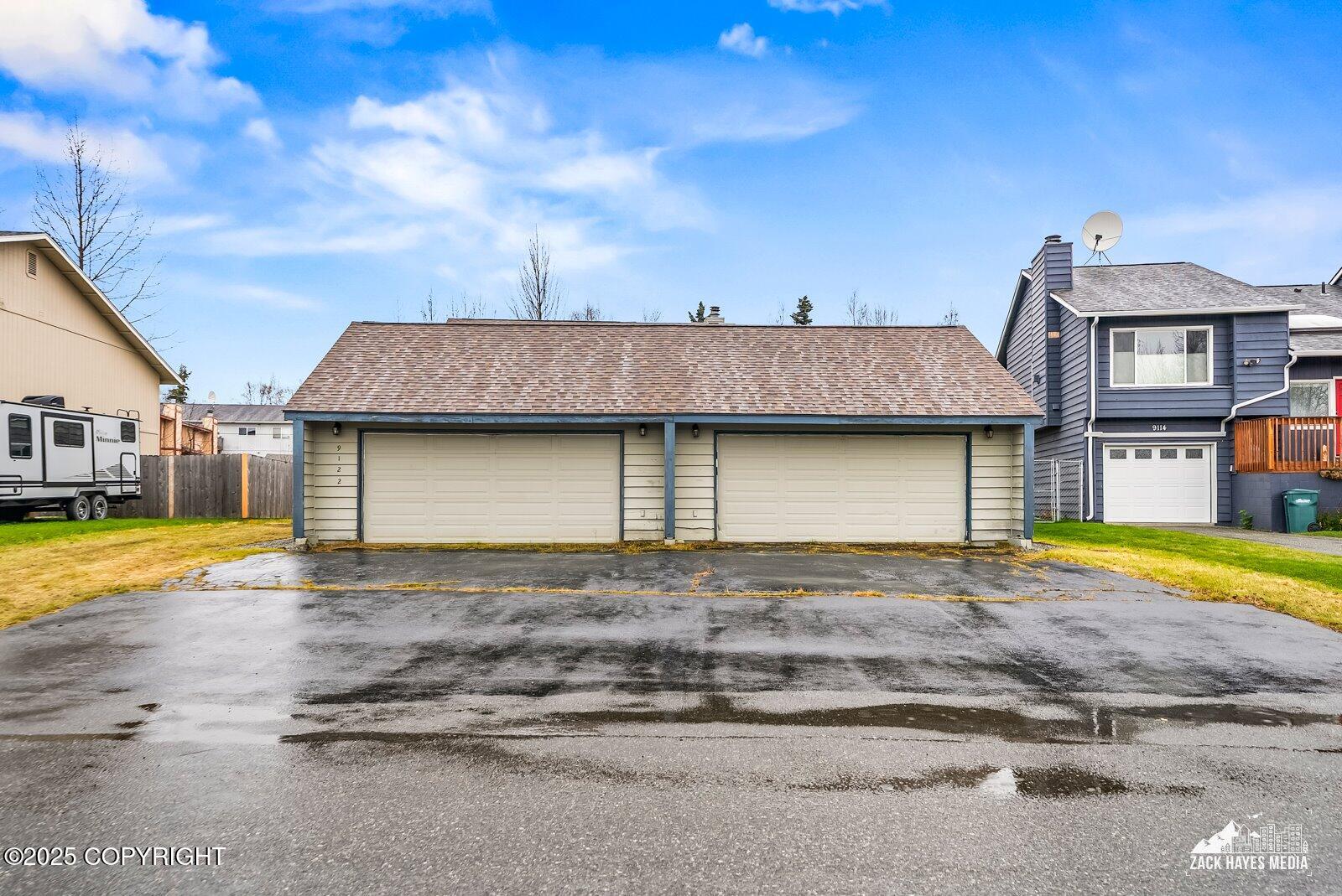 9122 Lakehurst Drive