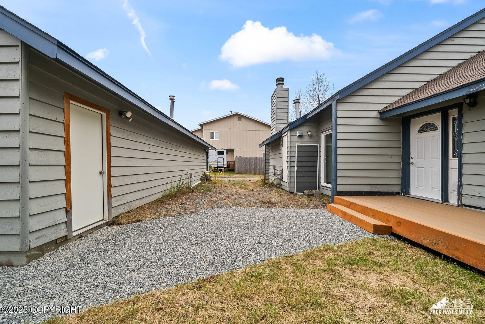 9122 Lakehurst Drive