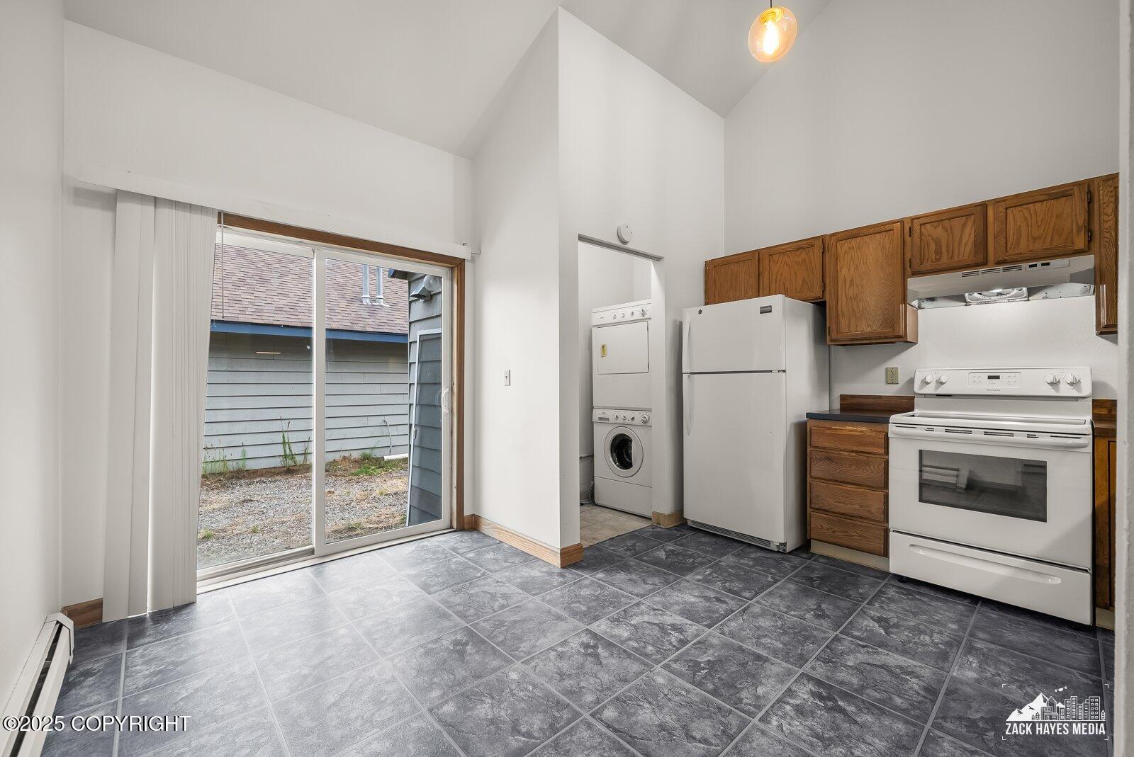 9122 Lakehurst Drive