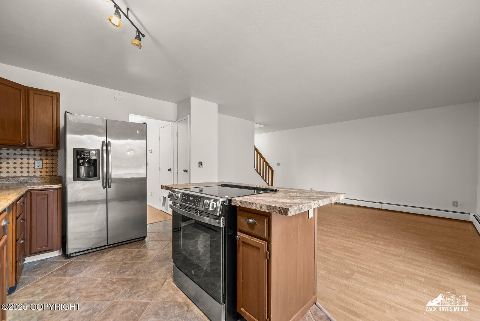 9122 Lakehurst Drive