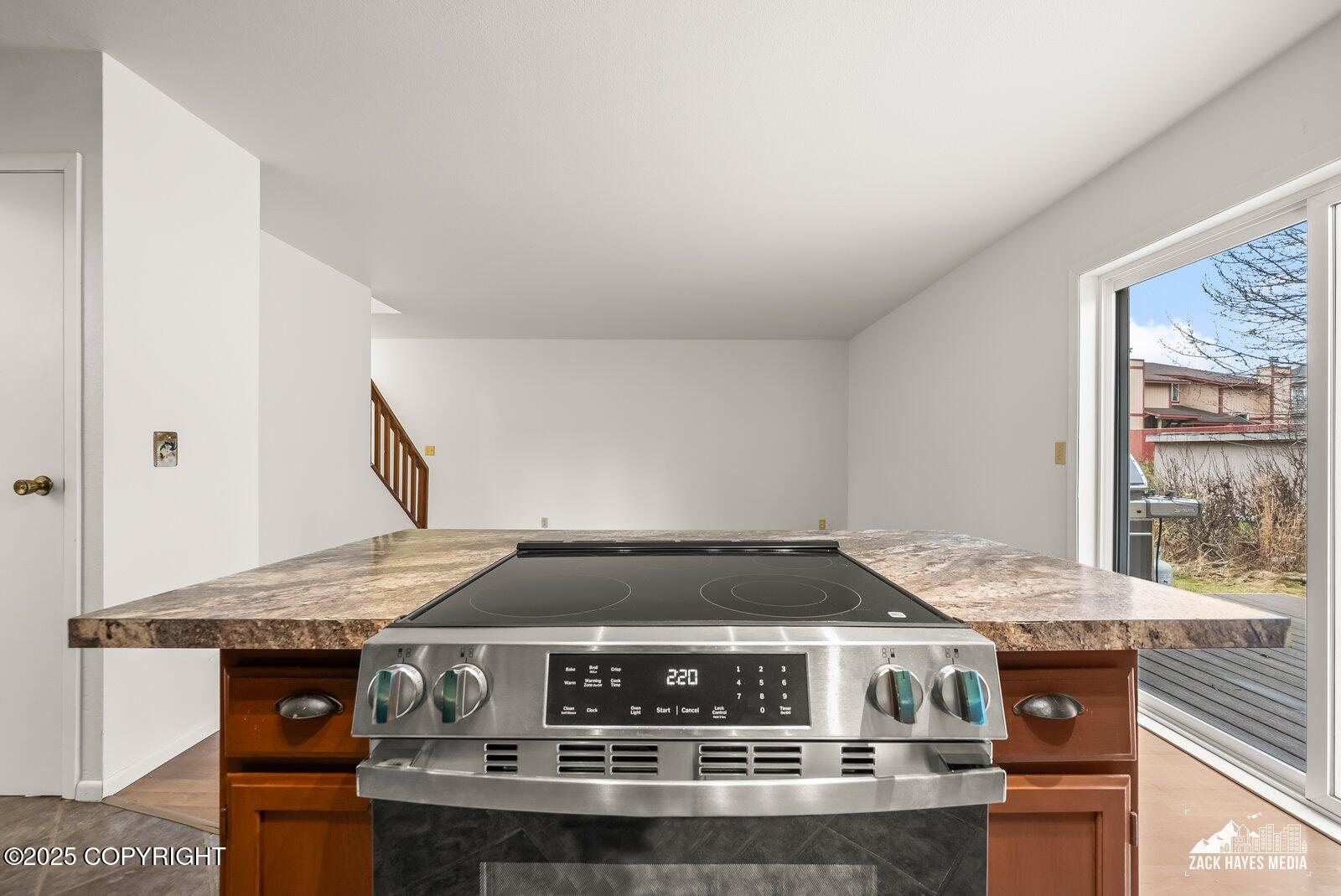 9122 Lakehurst Drive