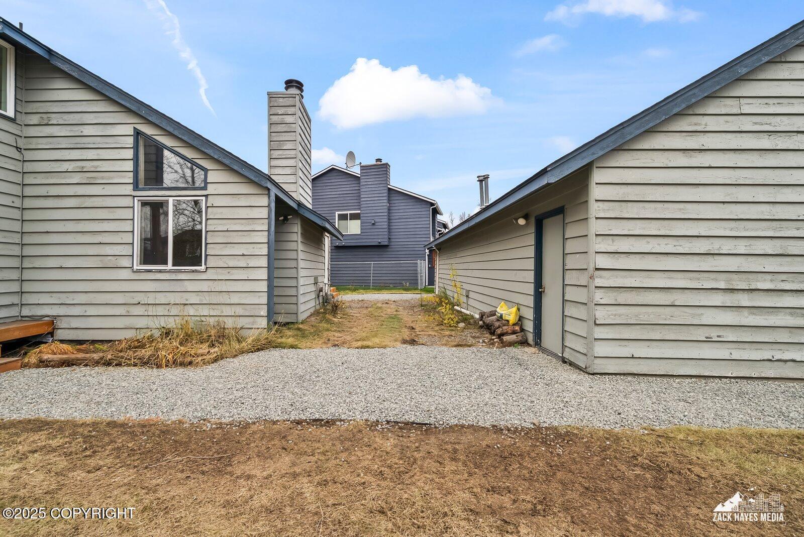 9122 Lakehurst Drive