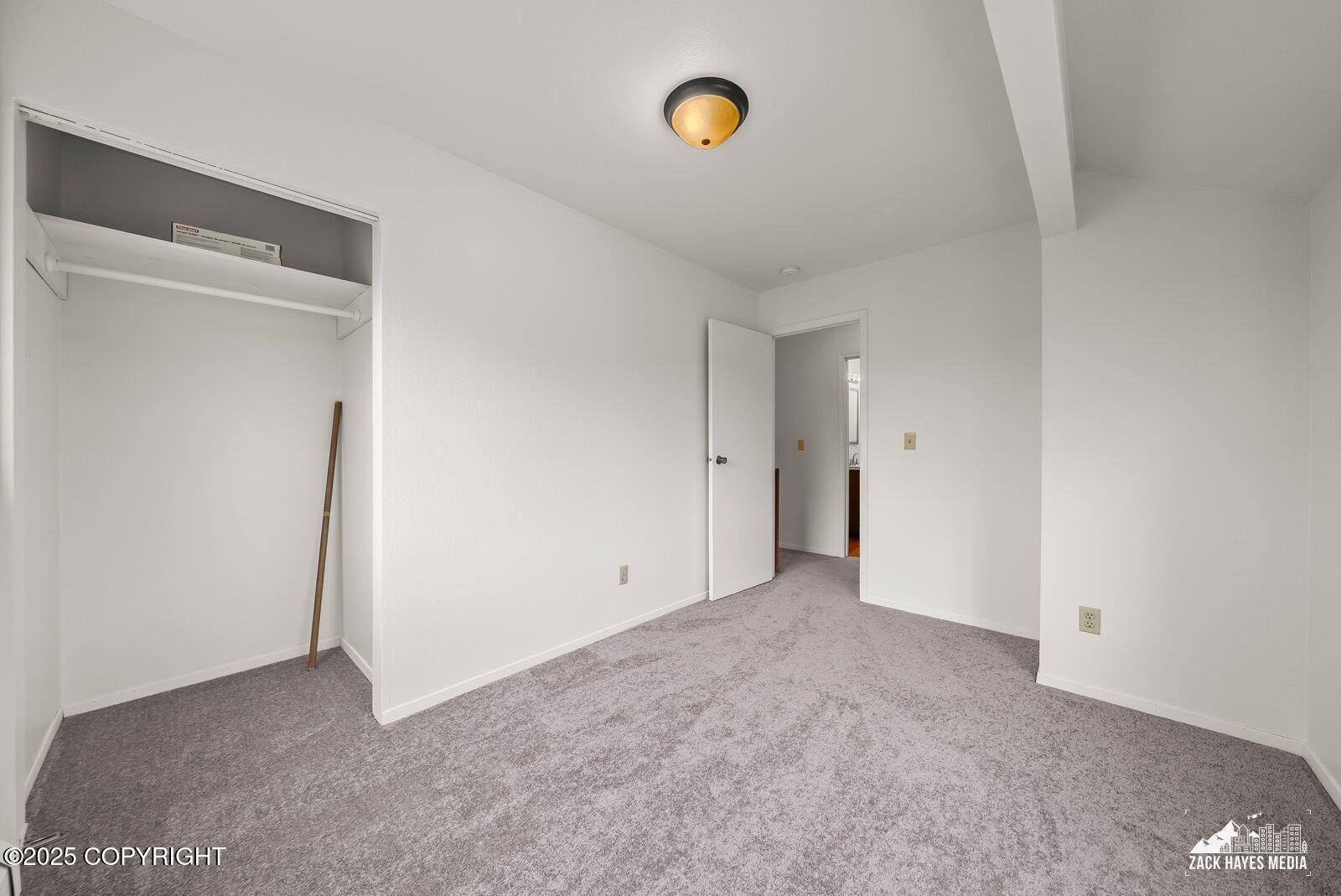 9122 Lakehurst Drive