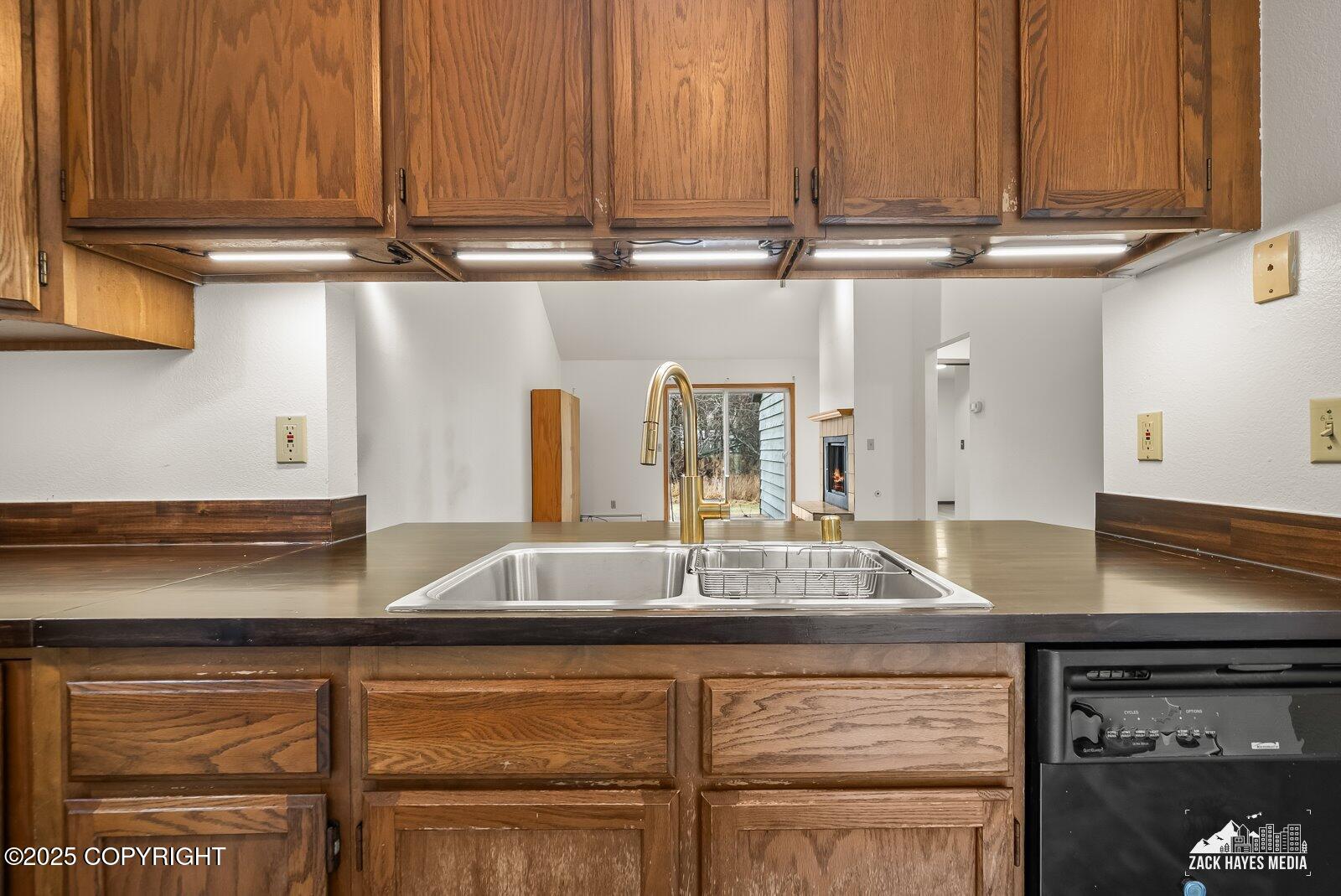 9122 Lakehurst Drive