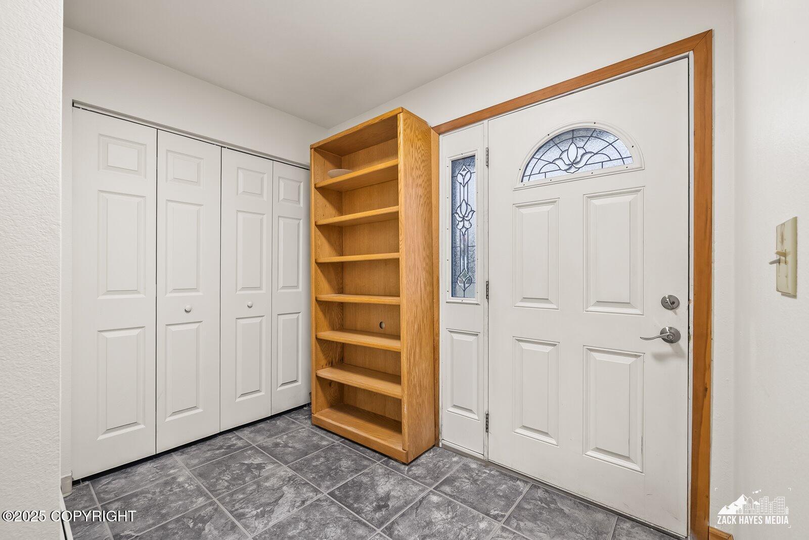 9122 Lakehurst Drive