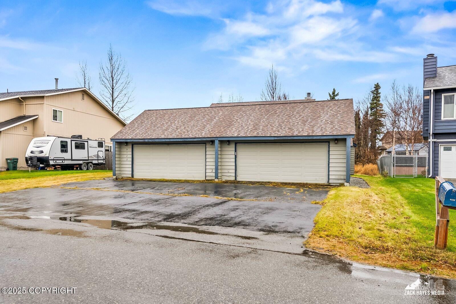 9122 Lakehurst Drive