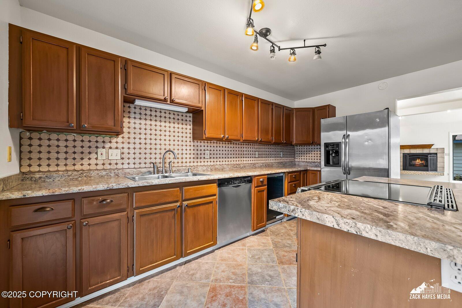 9122 Lakehurst Drive