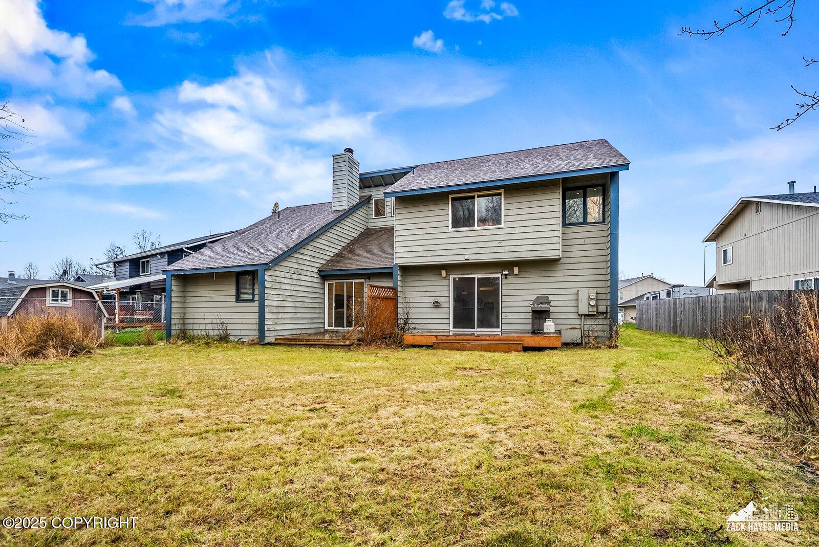 9122 Lakehurst Drive