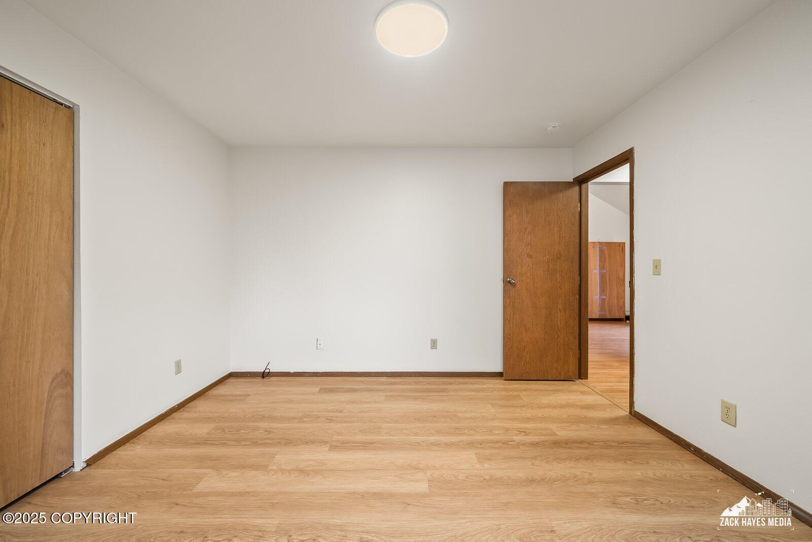 9122 Lakehurst Drive