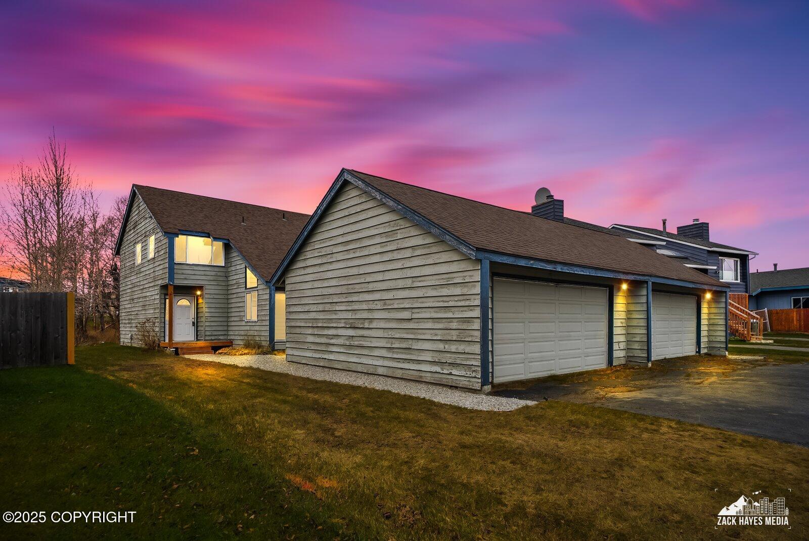 9122 Lakehurst Drive