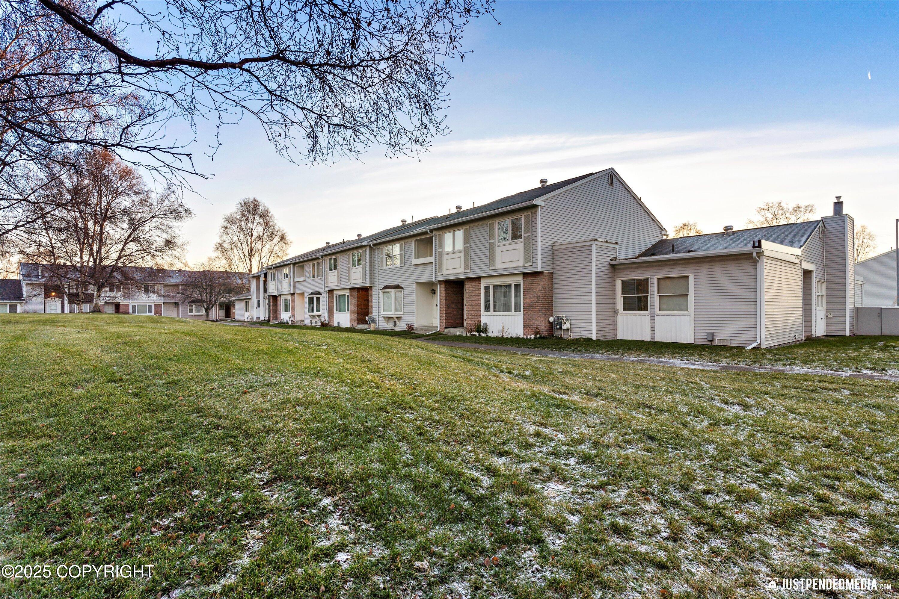 3265 Montclaire Court # 17E