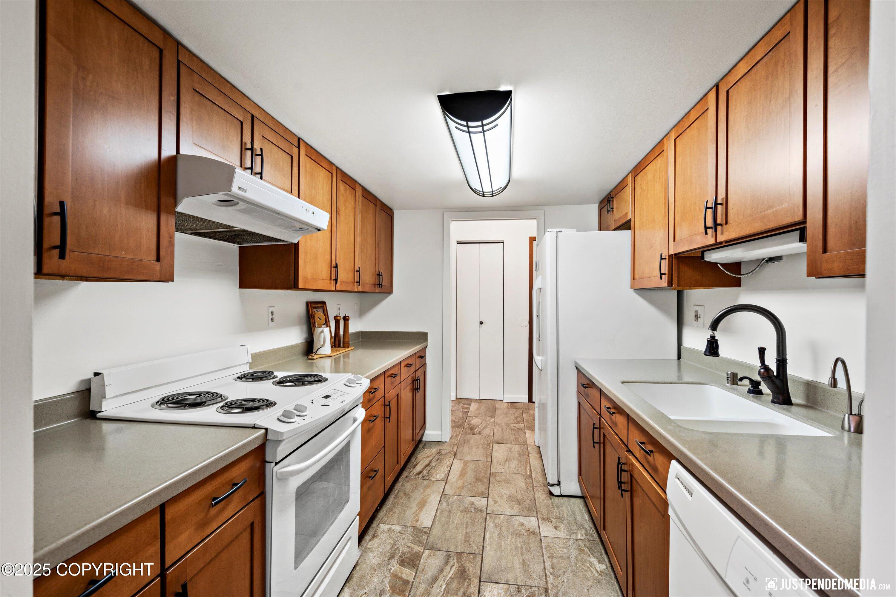 1113 W Fireweed Lane # 204 Unit: #204