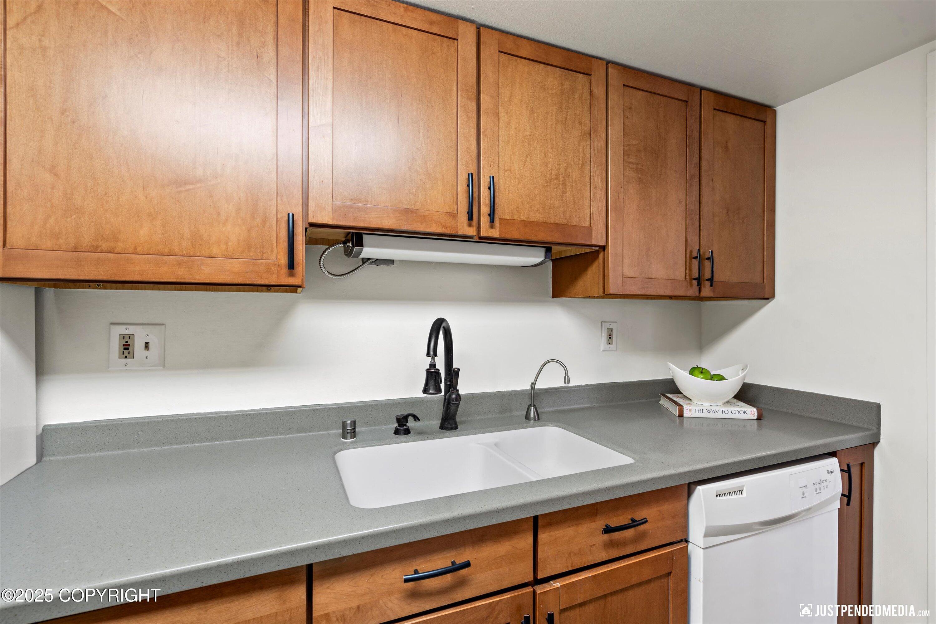 1113 W Fireweed Lane # 204 Unit: #204