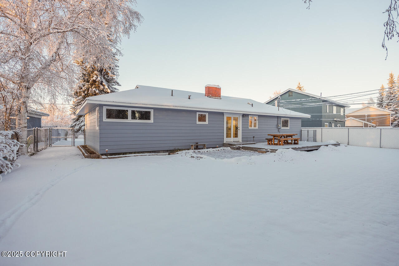 2727 Riverview Drive