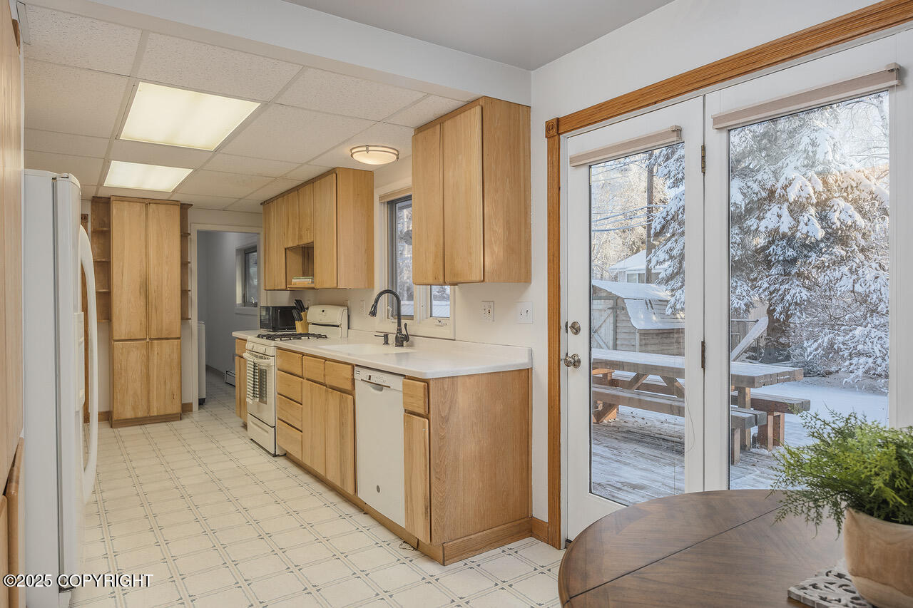 2727 Riverview Drive