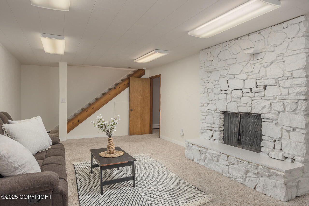 2727 Riverview Drive