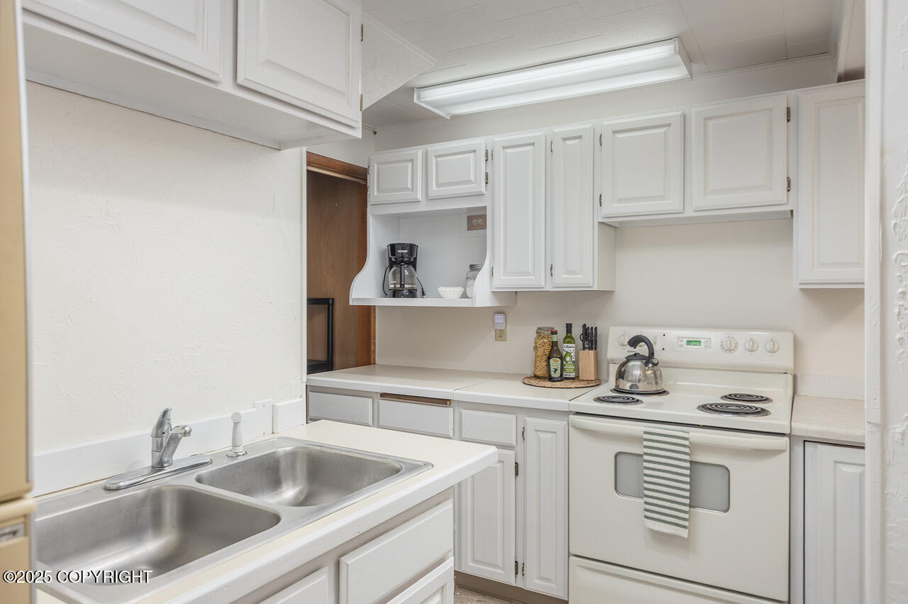 2727 Riverview Drive