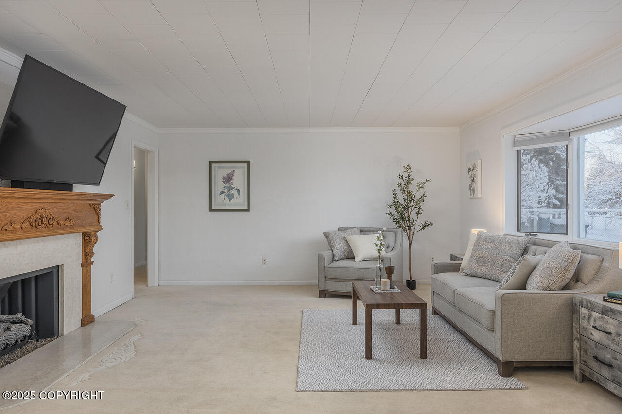 2727 Riverview Drive