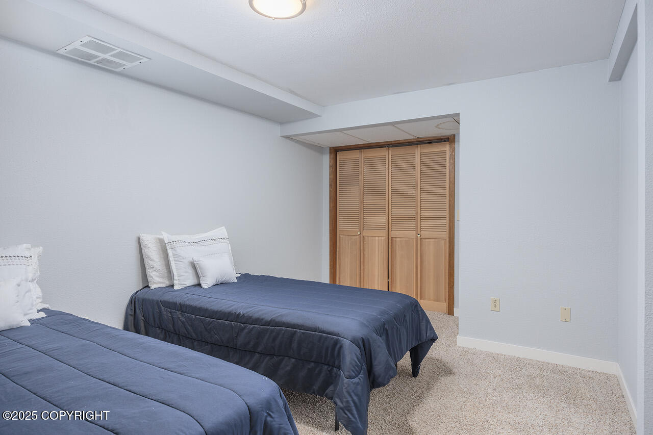 2727 Riverview Drive