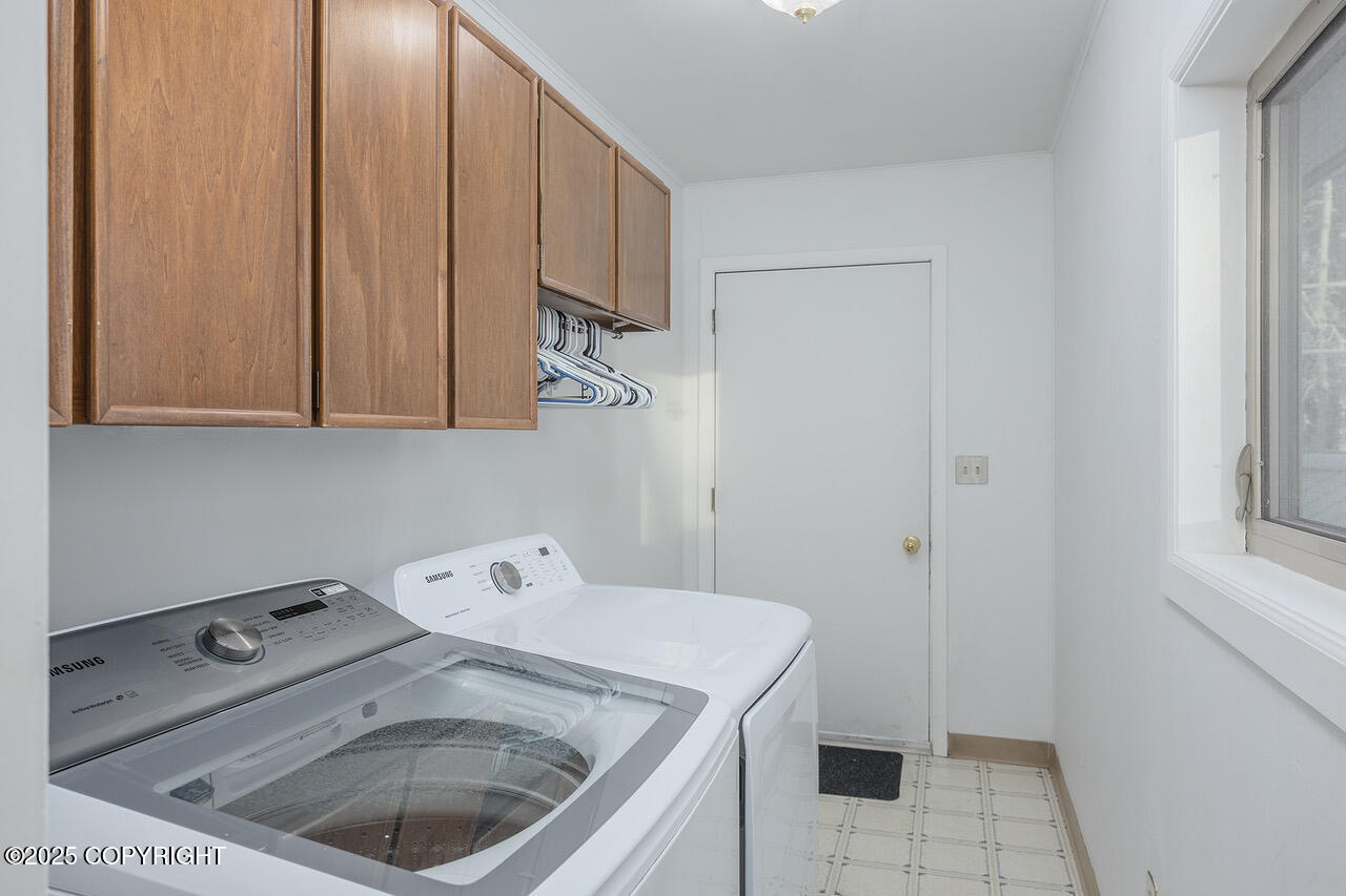 2727 Riverview Drive