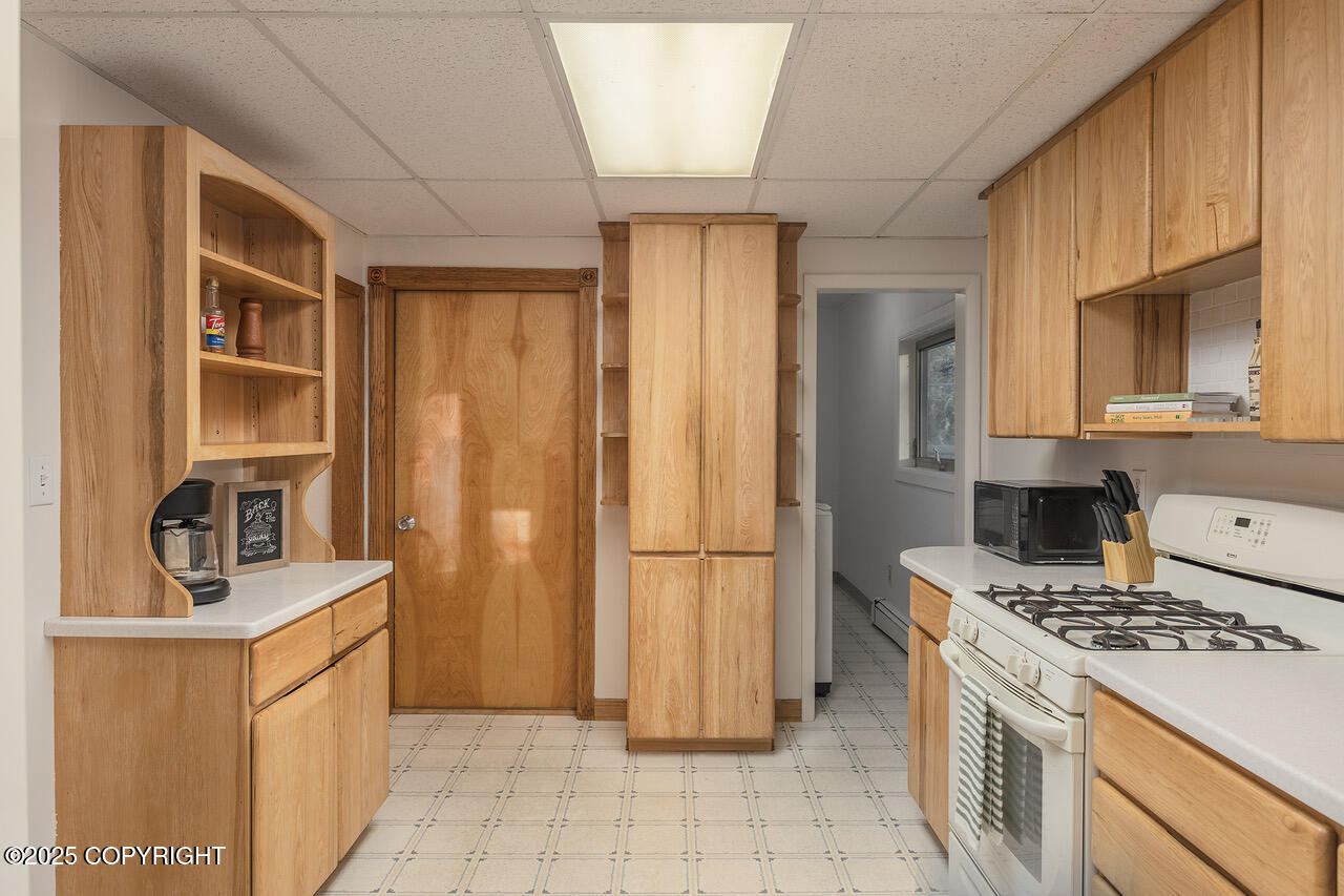 2727 Riverview Drive